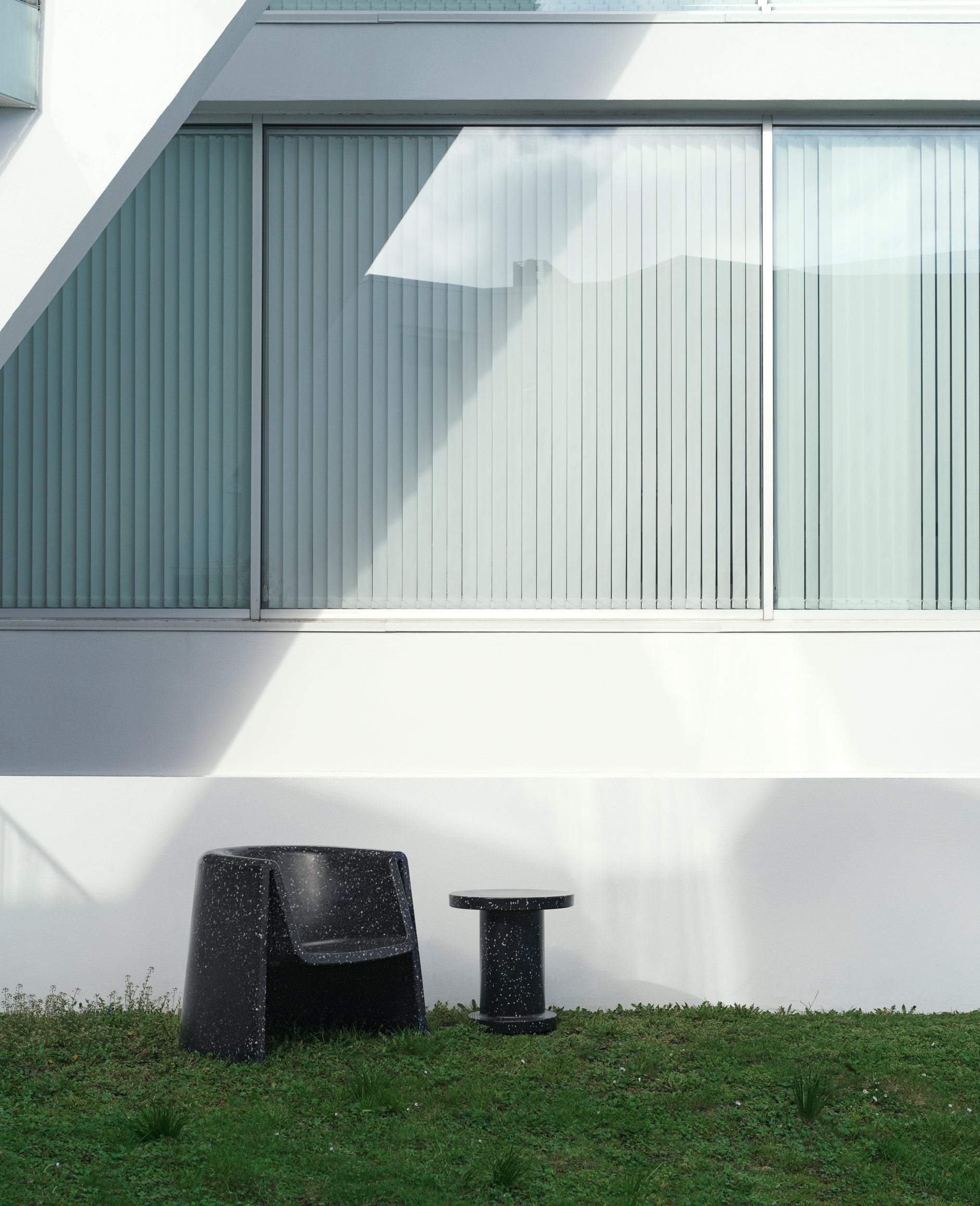 Black side side side table