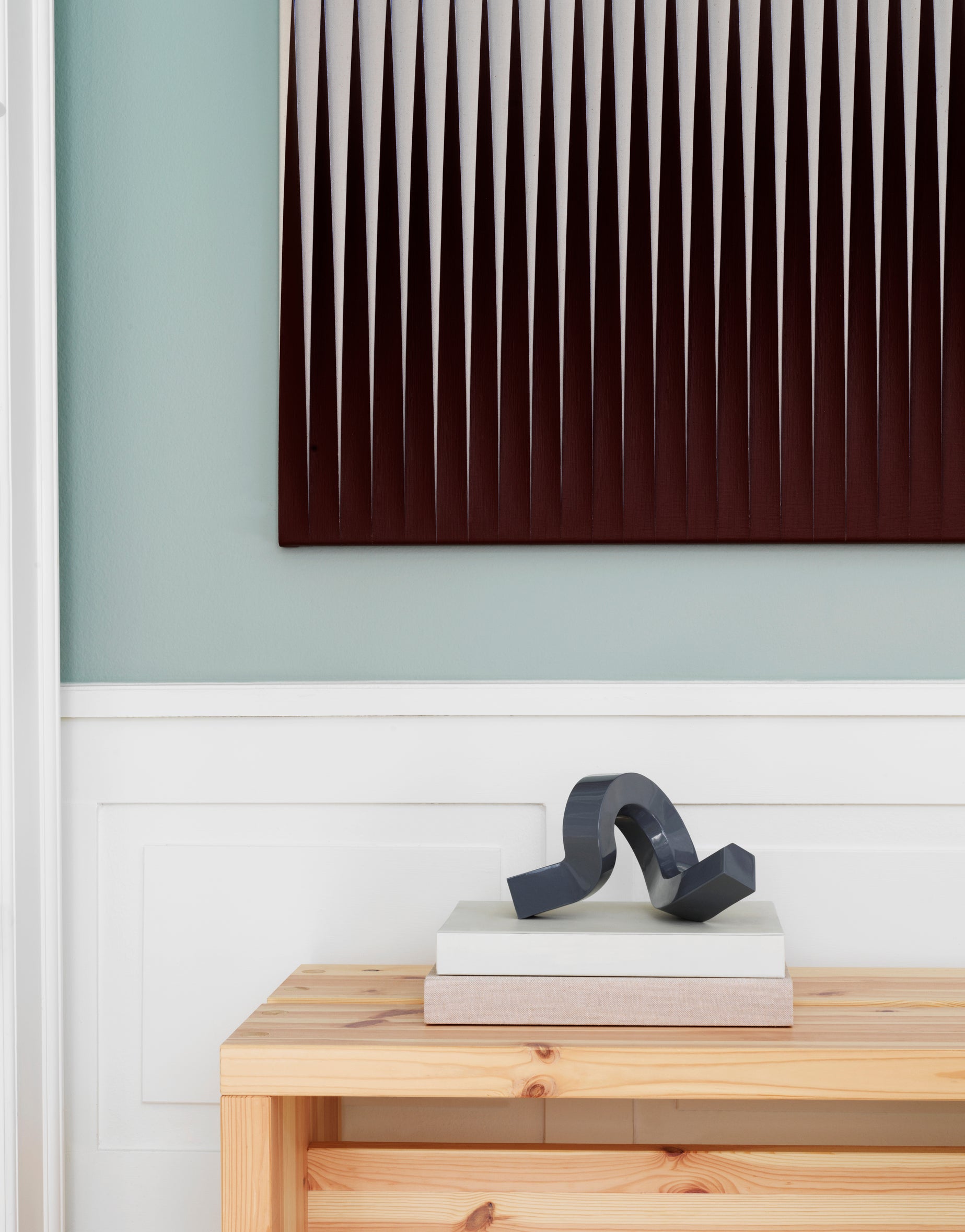 Świecznik CROOKED ONE szary