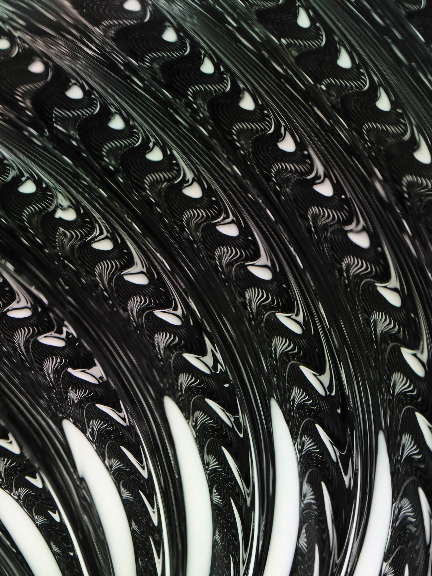 Stříbrná závěsná lampa WHIRL LINEAR