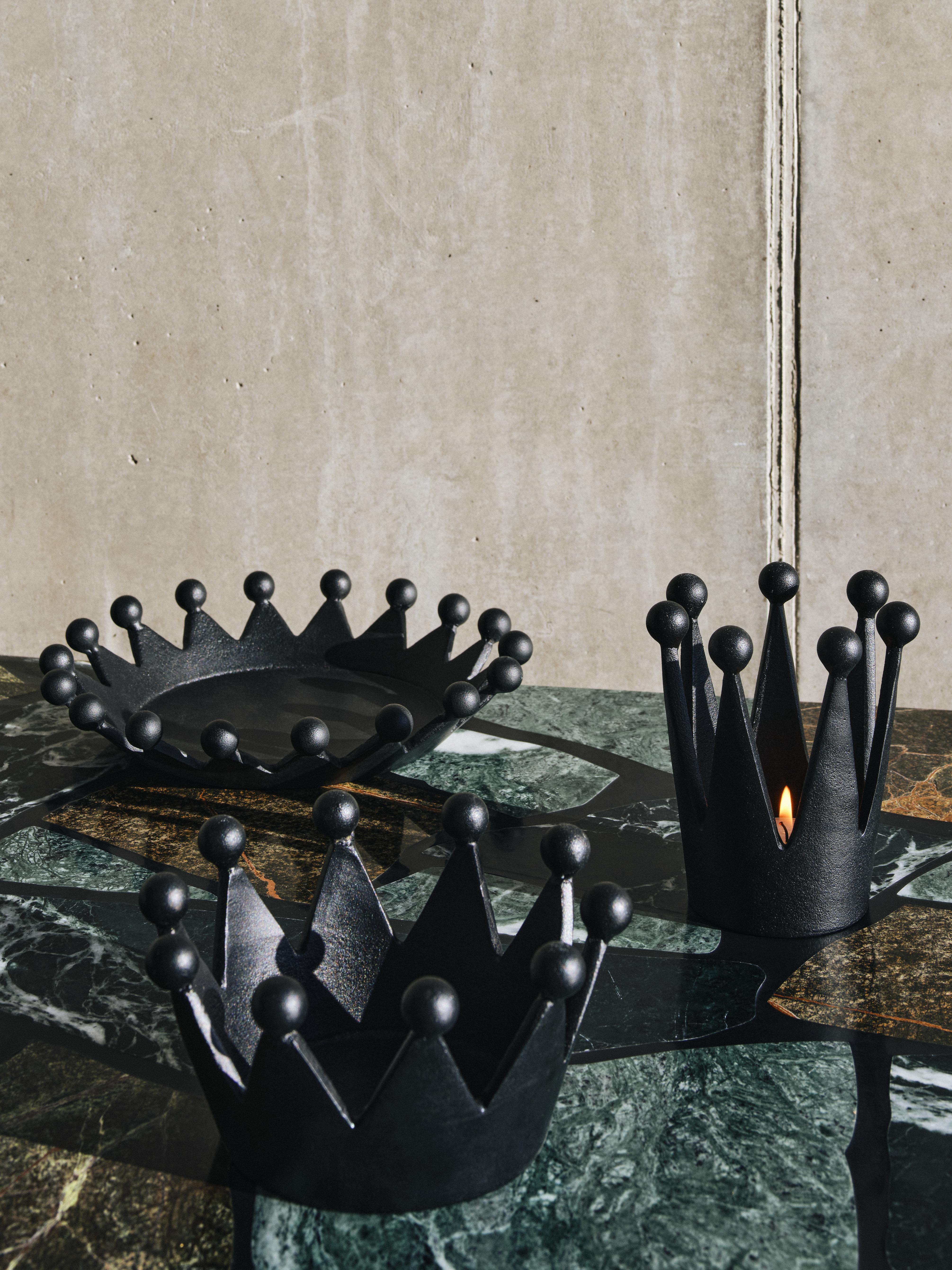 Dekorace CAST CROWN černá