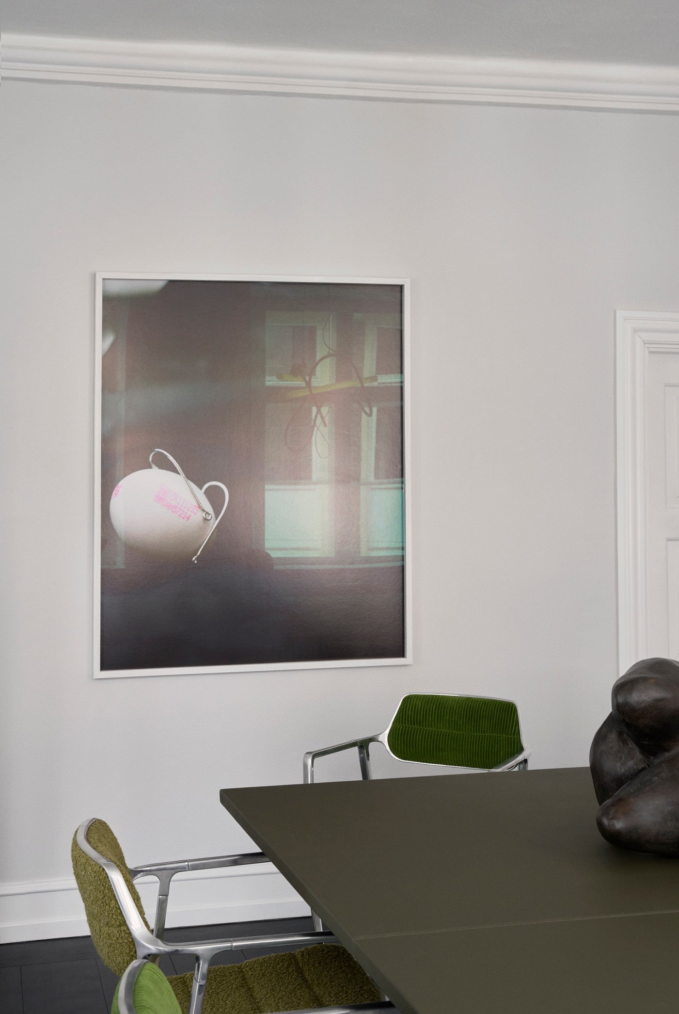 Office chair 453+ black leather with black metal base