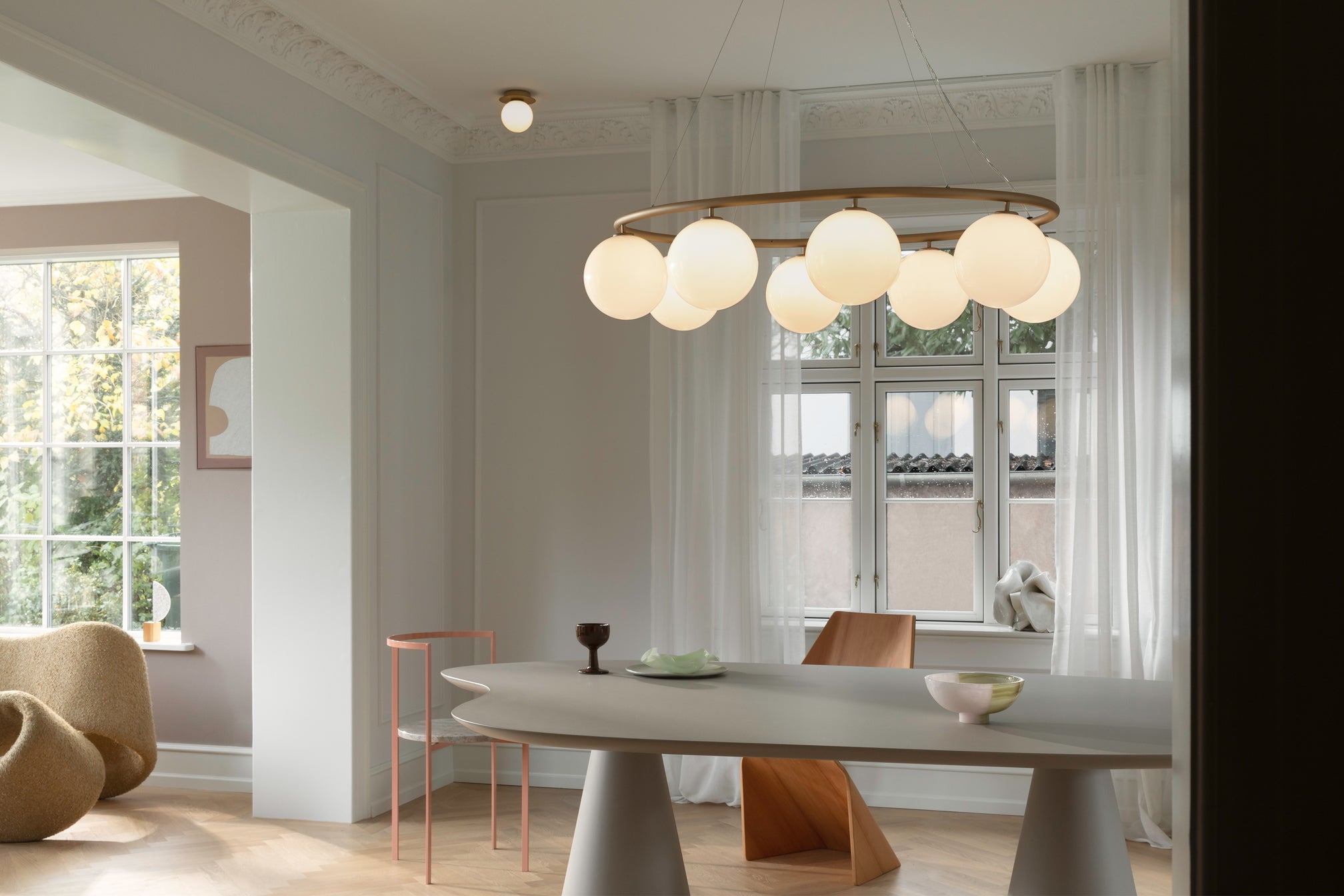 MIIRA 8 OVAL Pendant Lamp in Brass with Opal Glass
