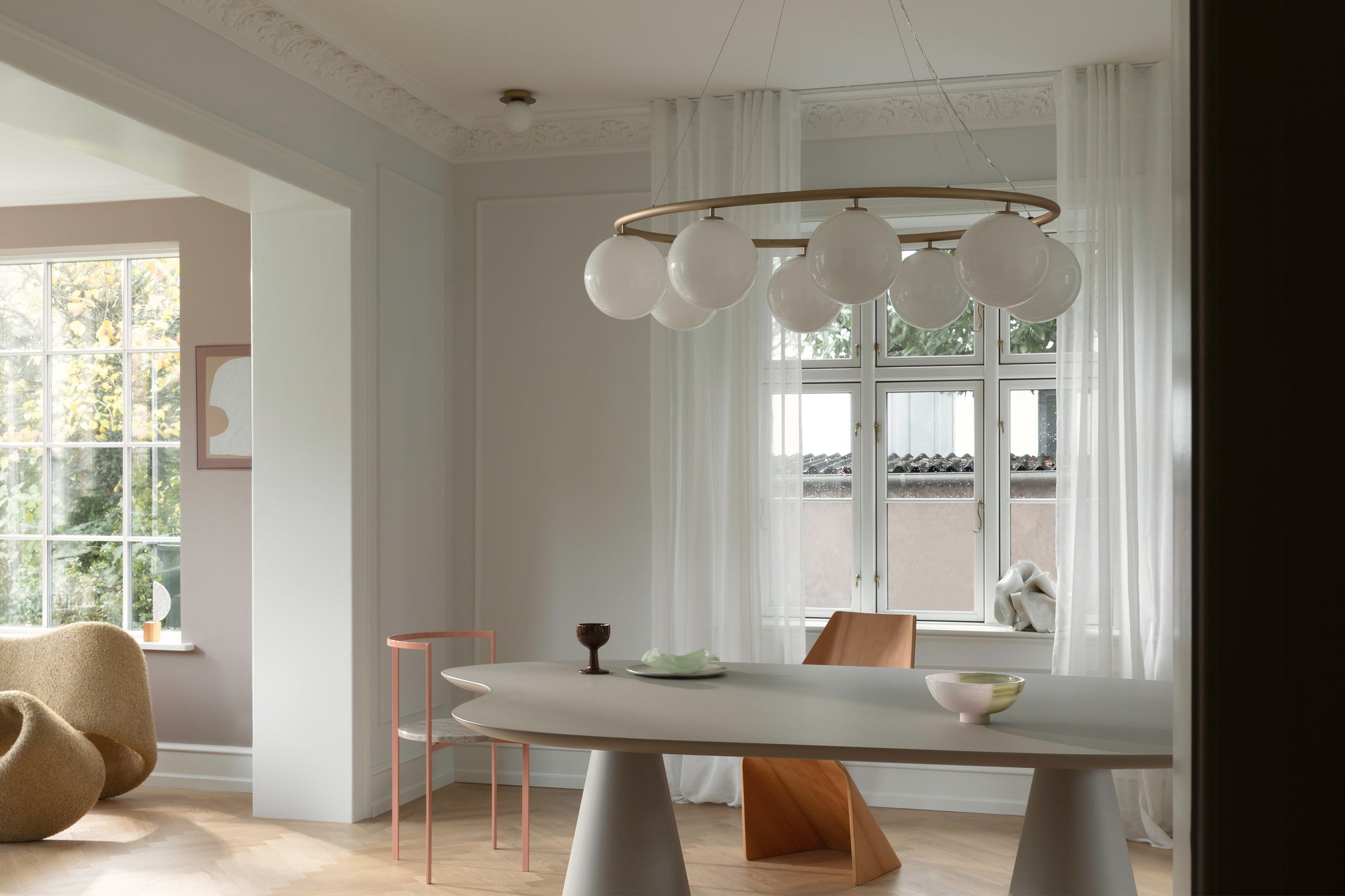 MIIRA 8 OVAL Pendant Lamp in Brass with Opal Glass