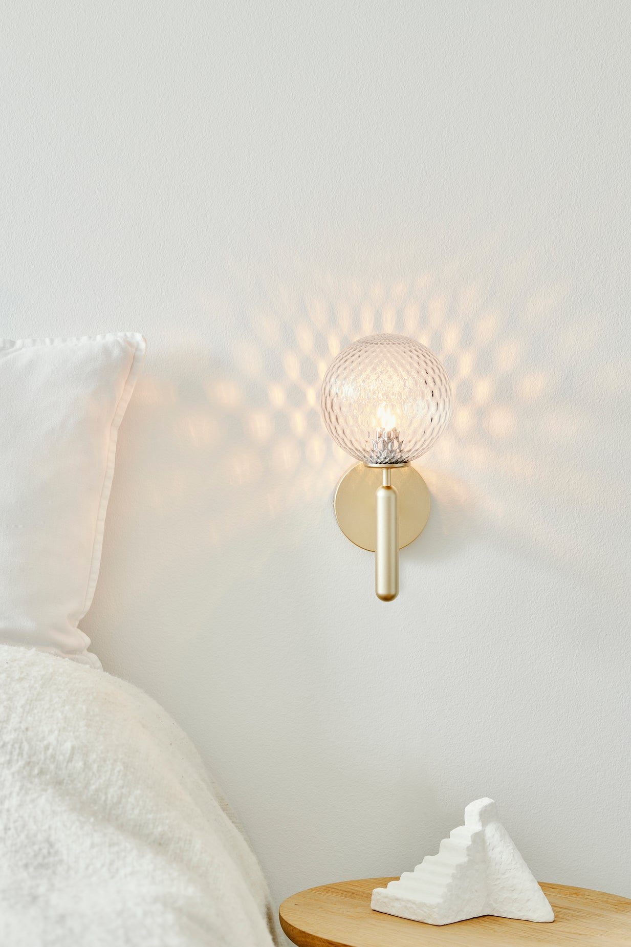 Nástěnná lampa MIIRA mosazná s transparentním sklem