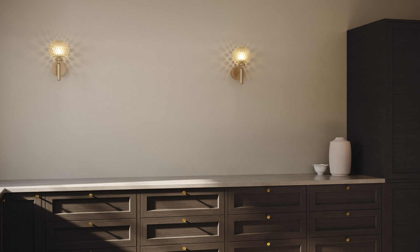 Nástěnná lampa MIIRA mosazná s transparentním sklem