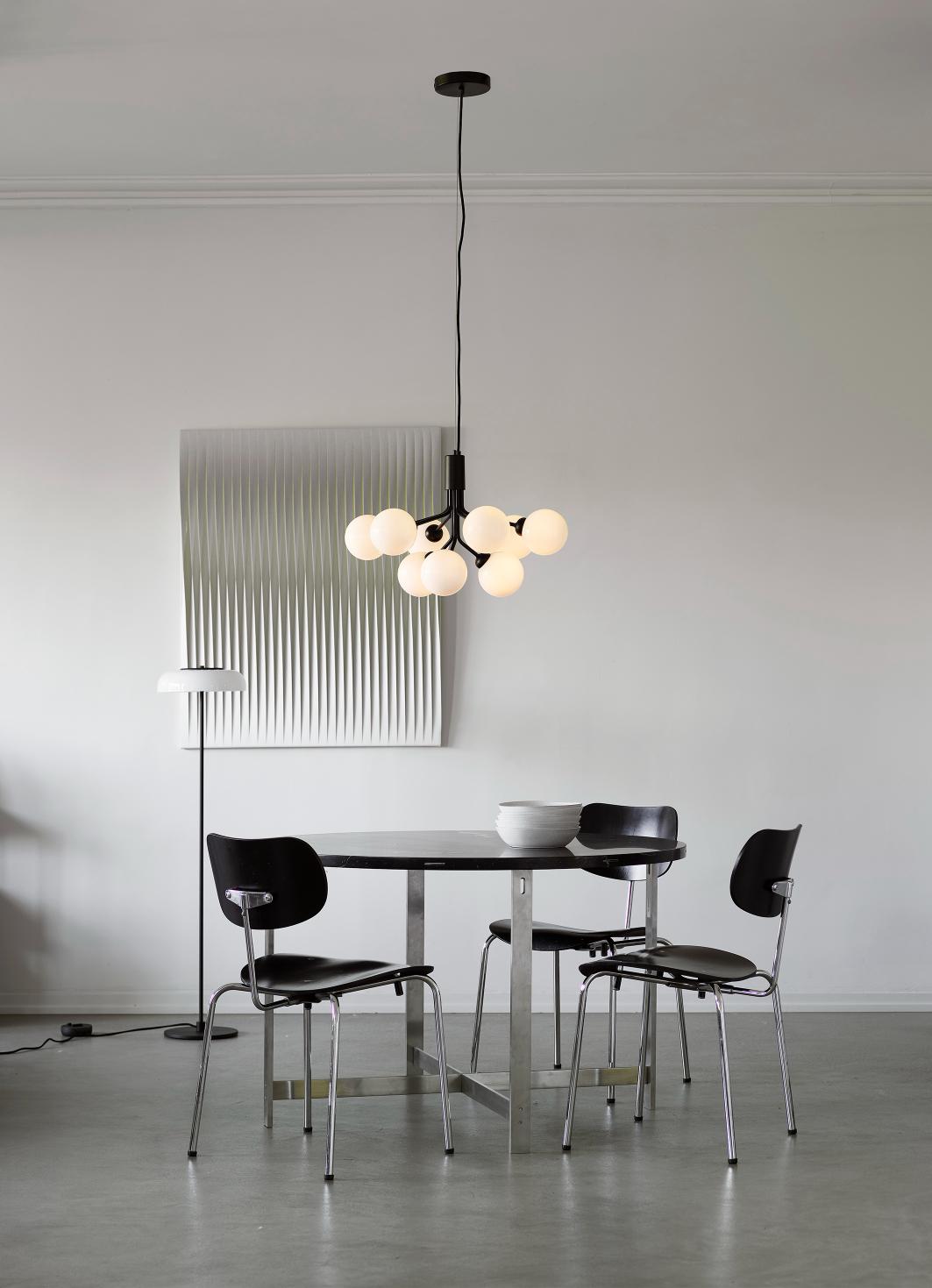 Lampa visící APIALES 9 černá s opálovým sklem