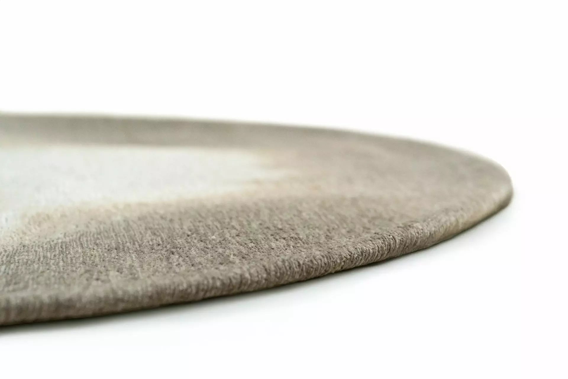 AQUARELLE LEAF Cream Oval Rug with Beige