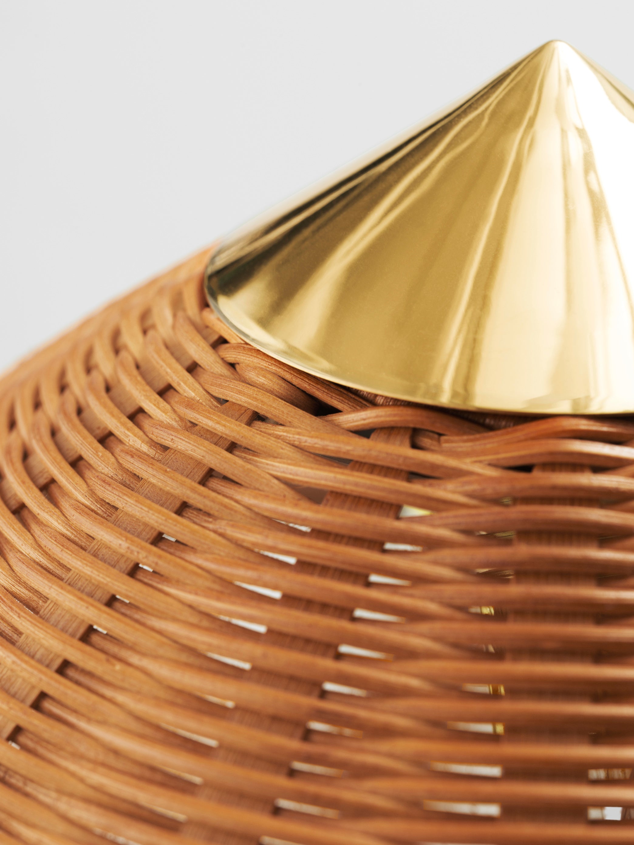 Stojací lampa 9602 mosaz s ratanovým stínidlem