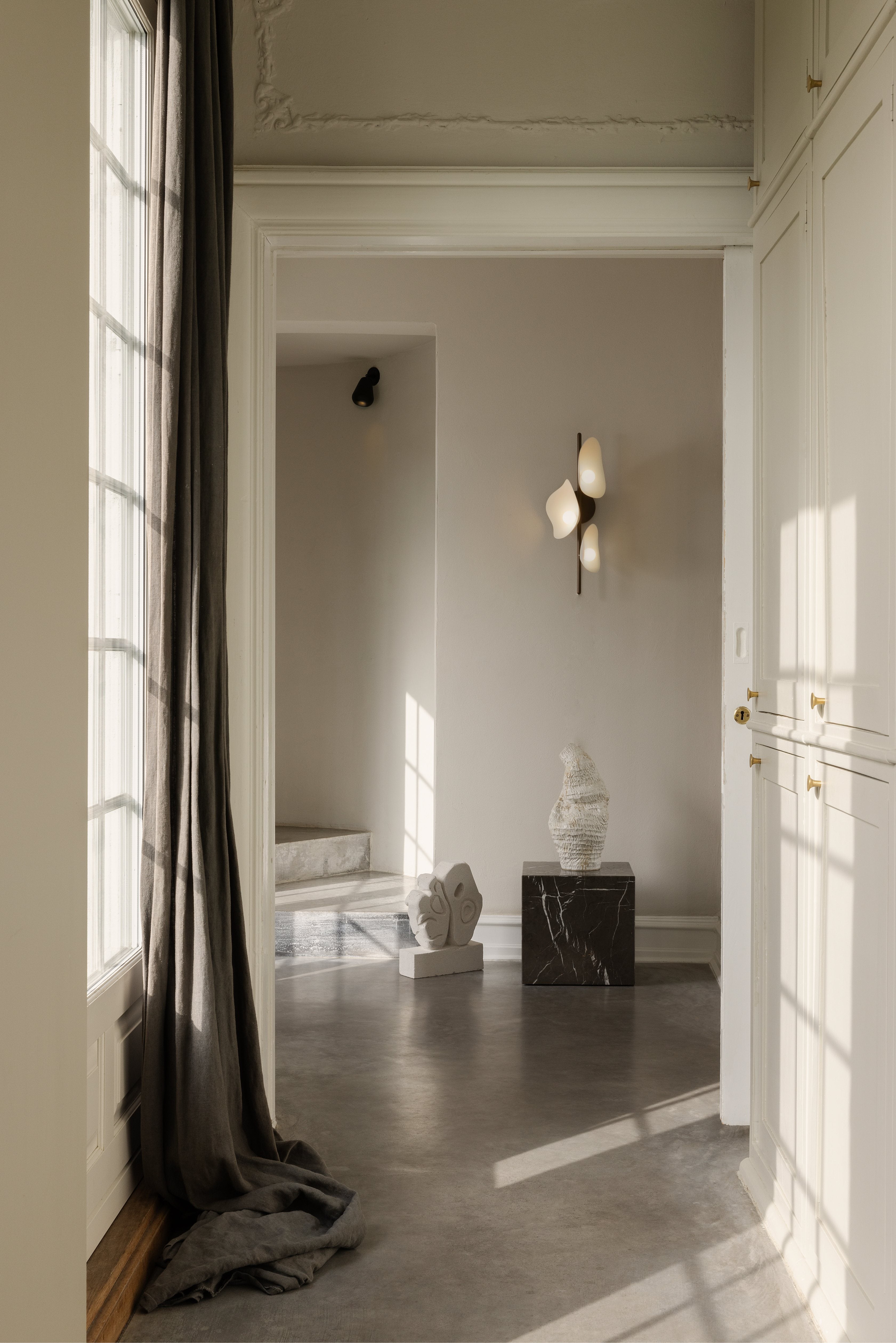 Nástěnná lampa FLORII 3 tmavě hnědá s bílou