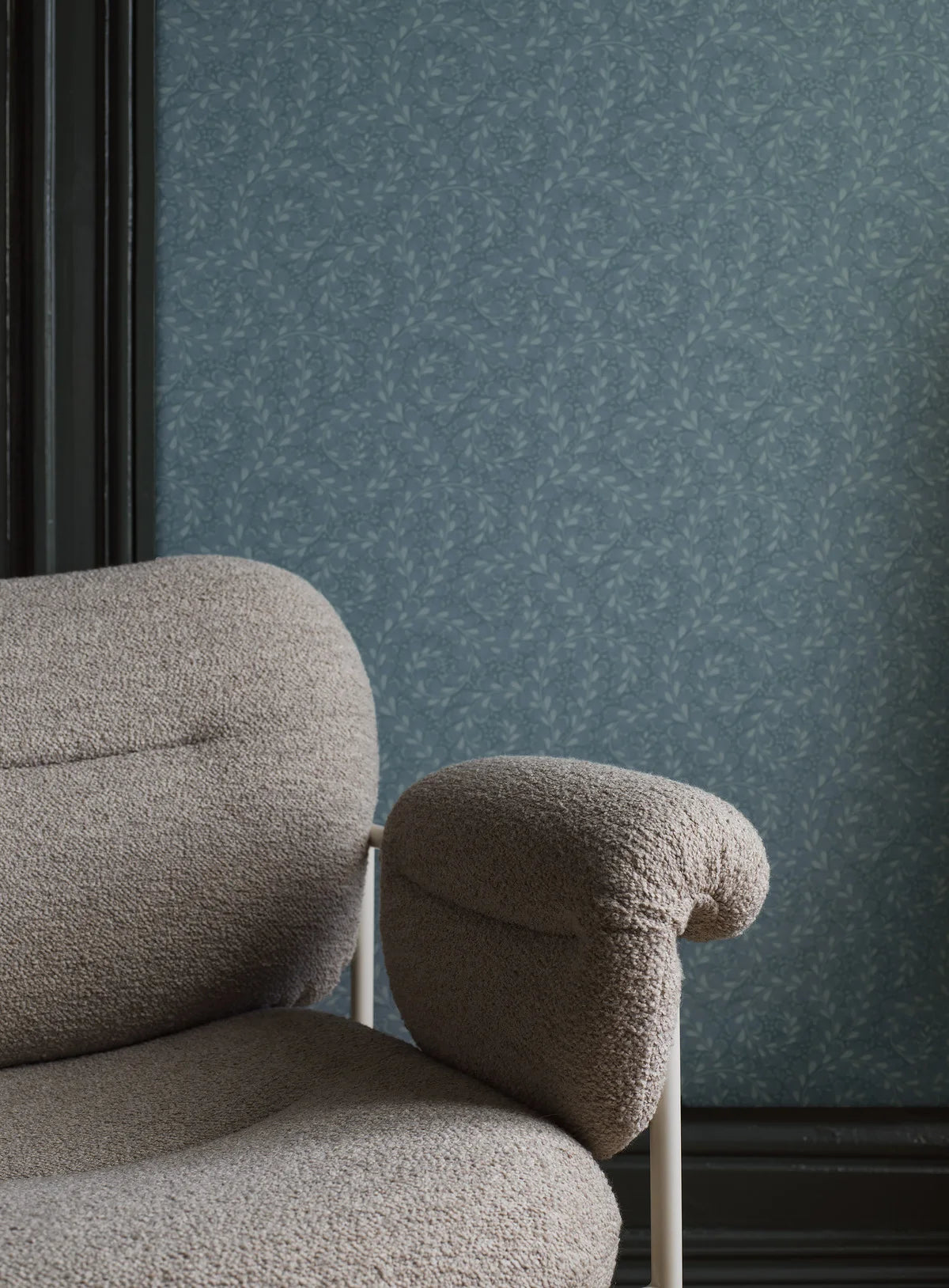 Tapeta s rostlinným motivem listů WILD FERNS modrá