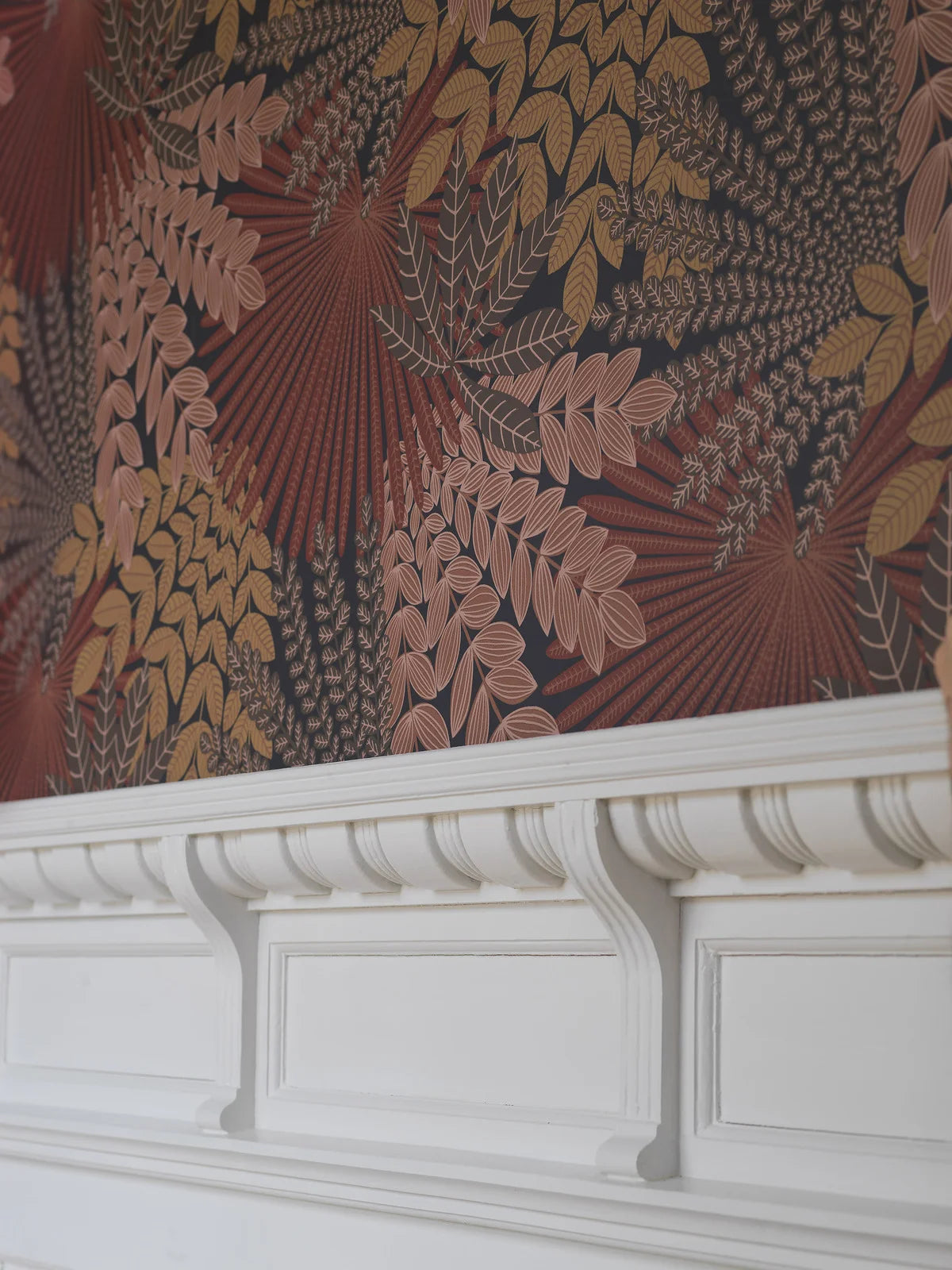 Tapeta s rostlinným motivem listů VELVET LEAVES oranžová s červenou