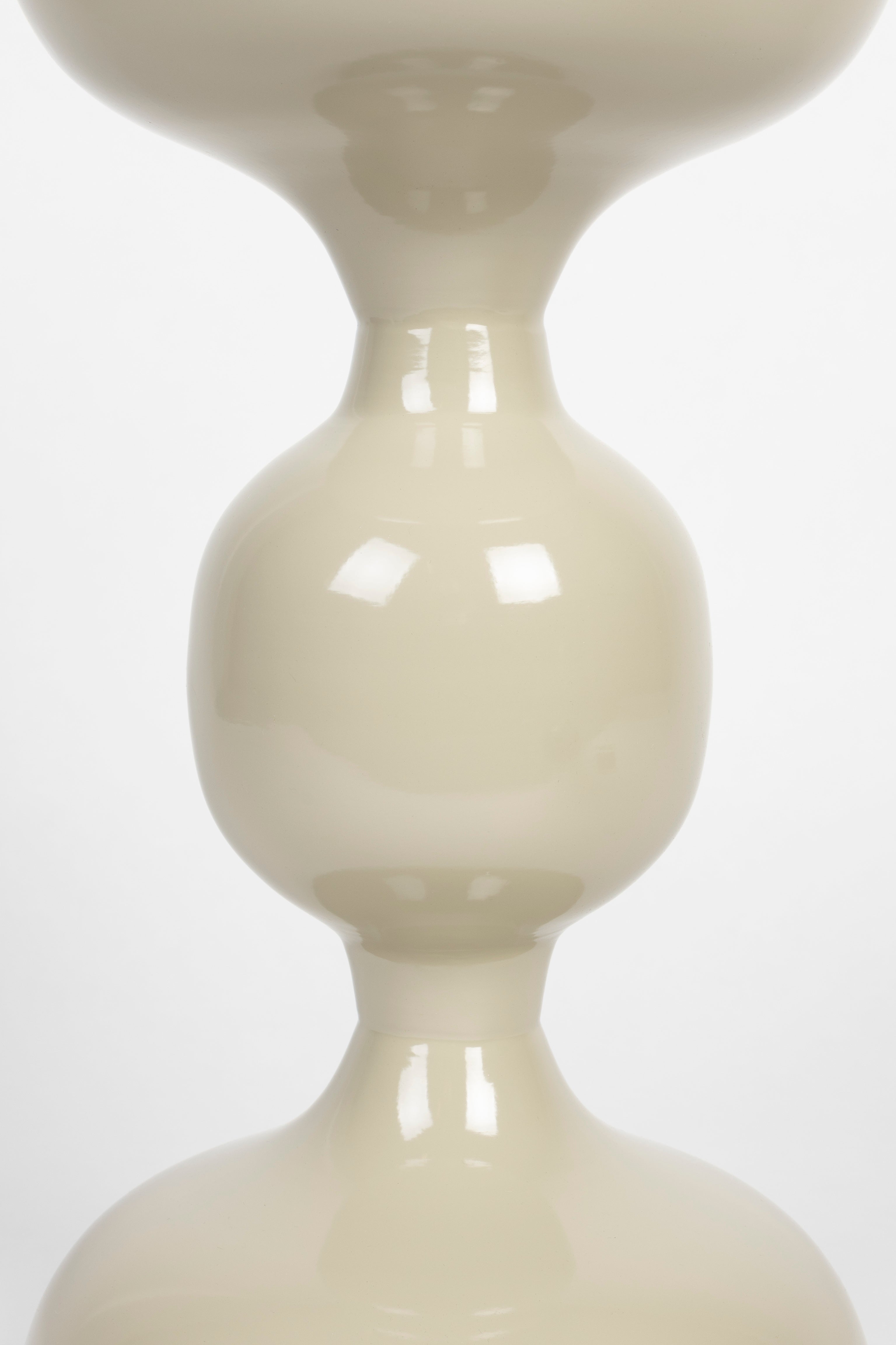 Boční stolek LARS jasně béžový