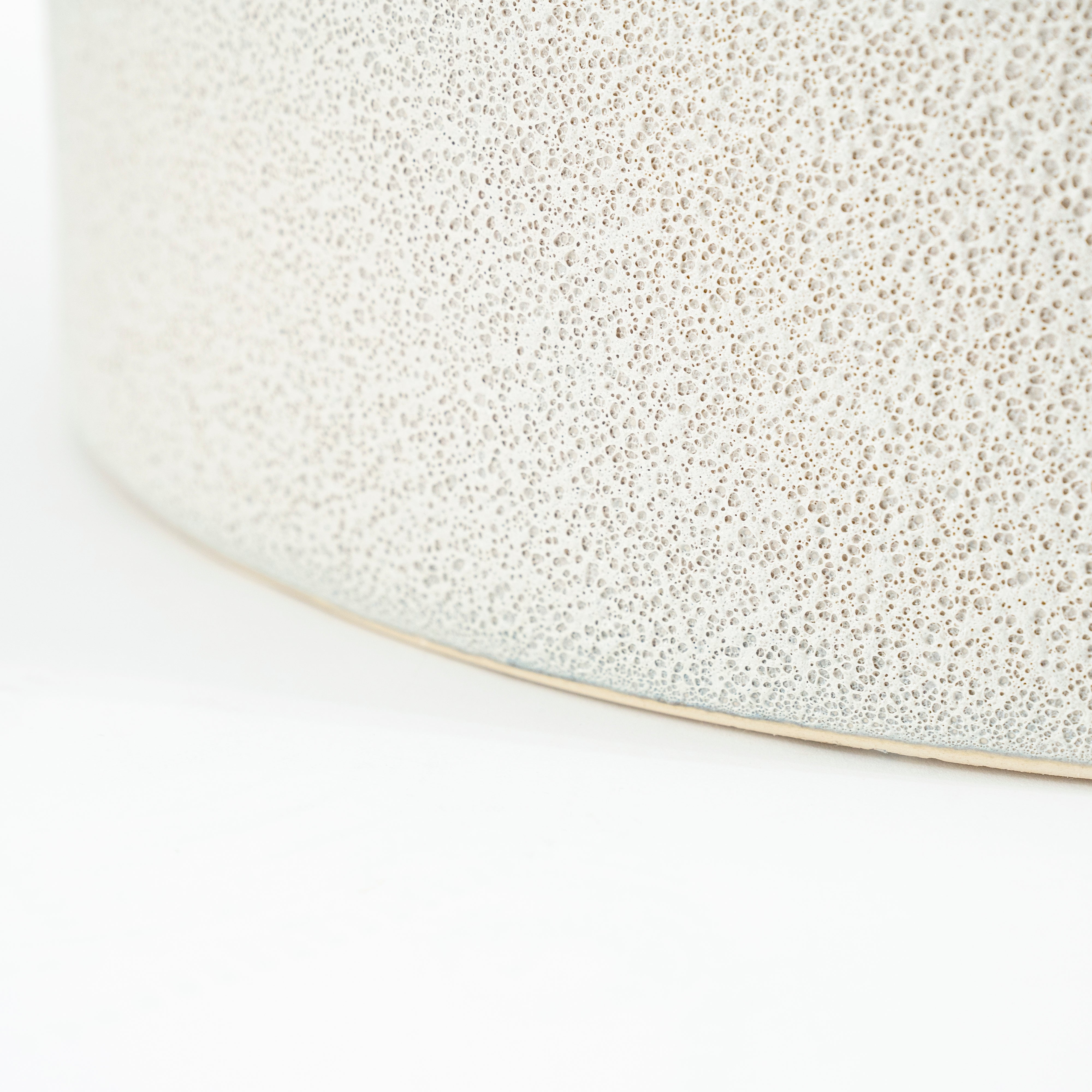 Stolik kawowy TONE biała ceramika