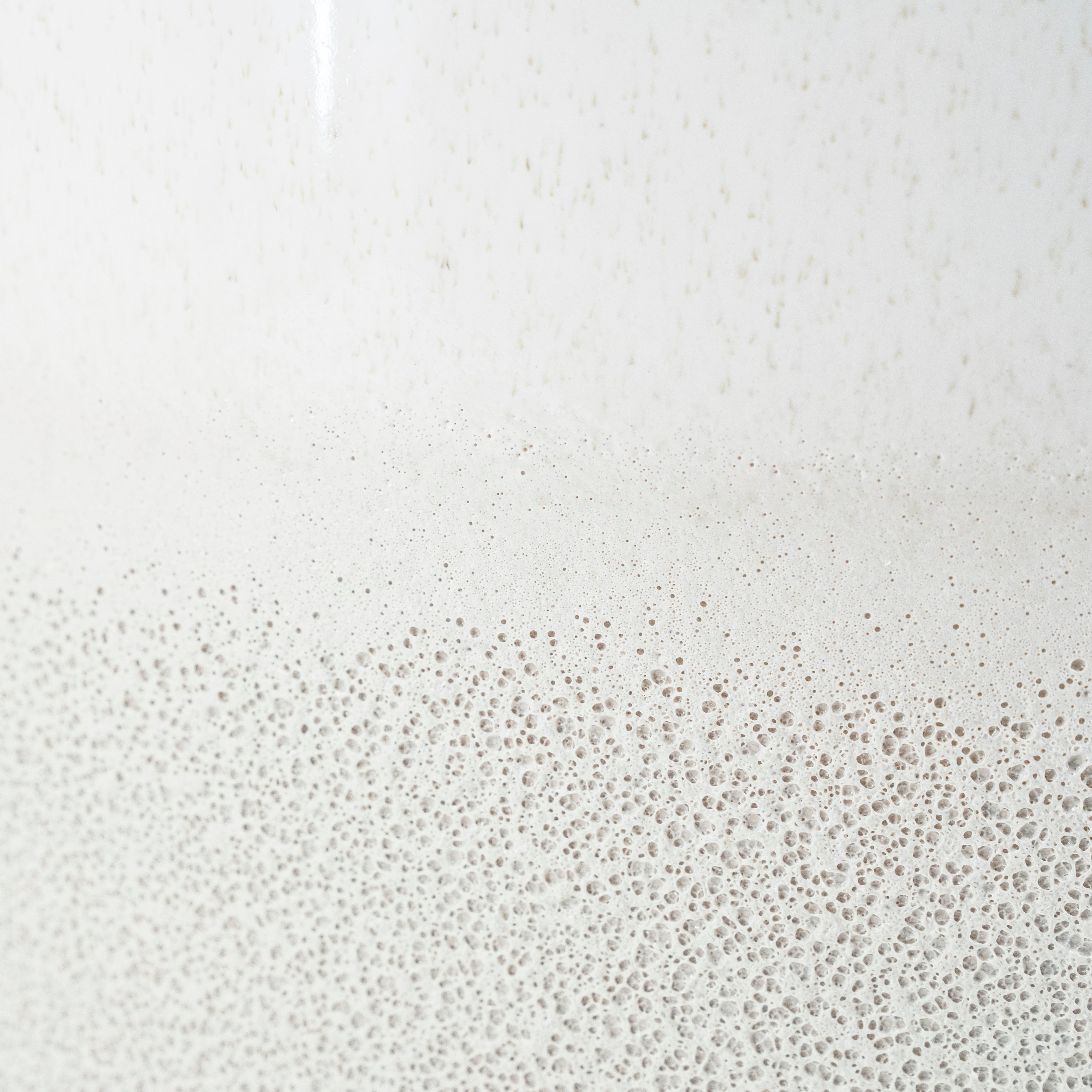 Stolik kawowy TONE biała ceramika