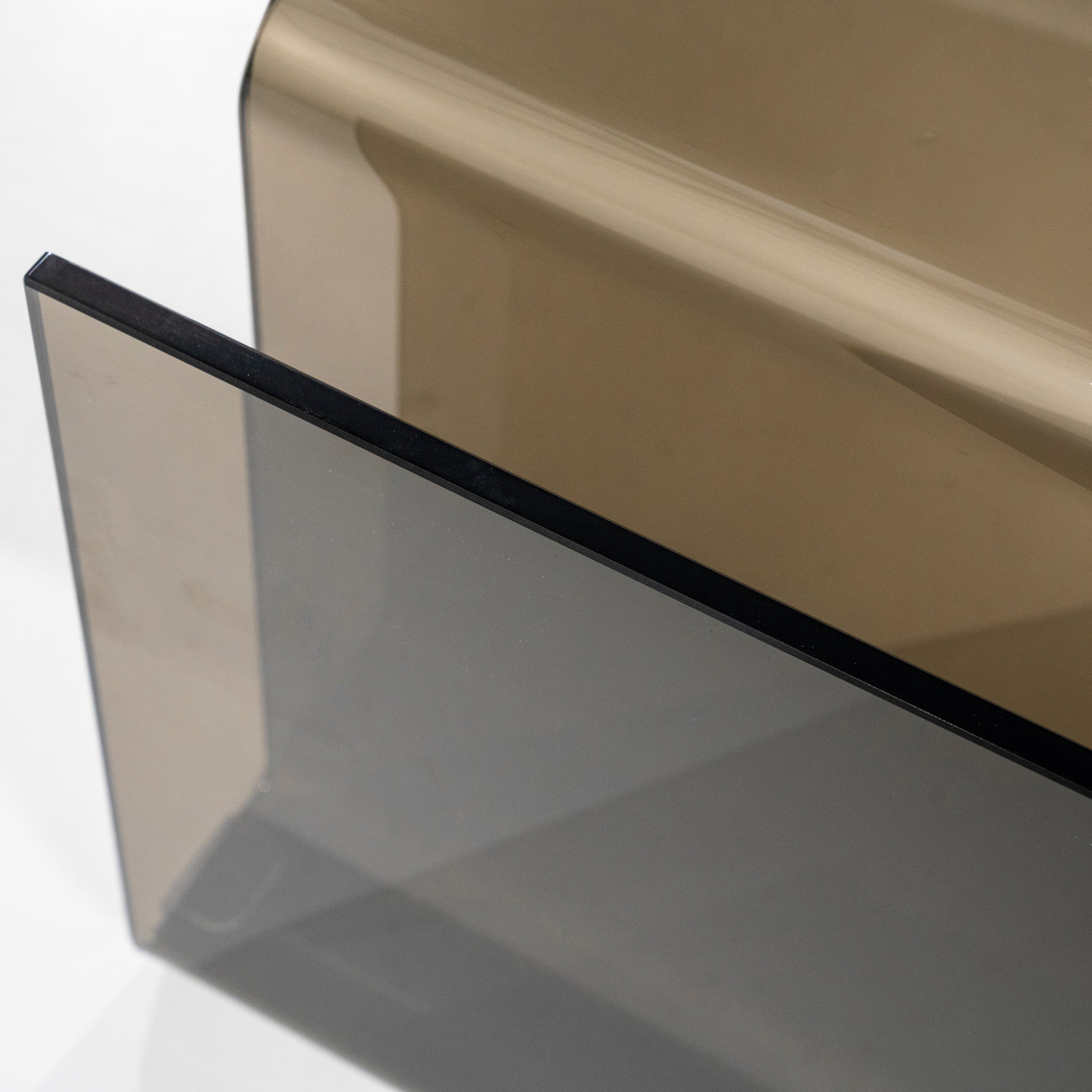 Boční stolek SHADOW hnědé sklo