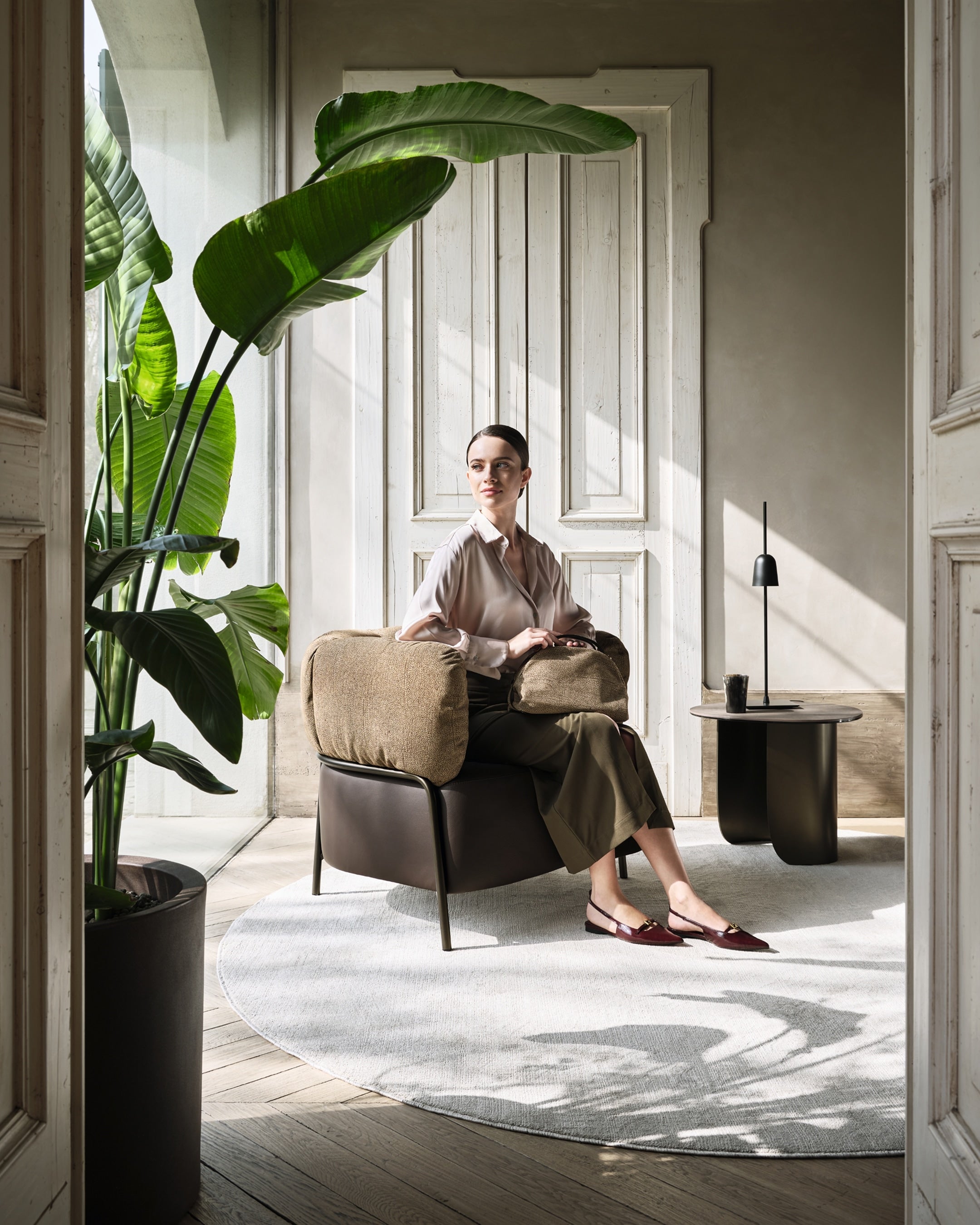 Armchair QUADROTTA brown base