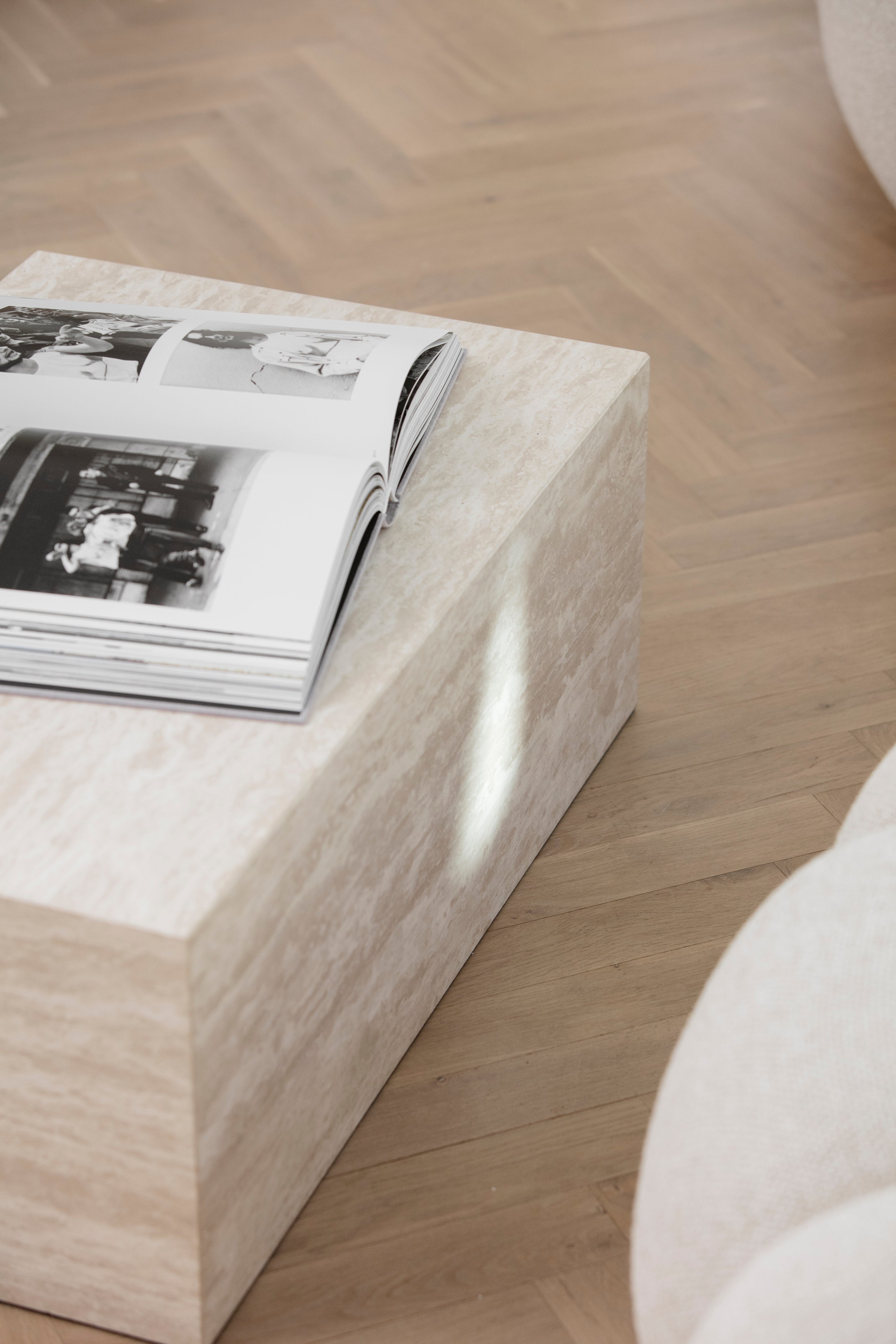 Stolik kawowy CUBISM szary trawertyn