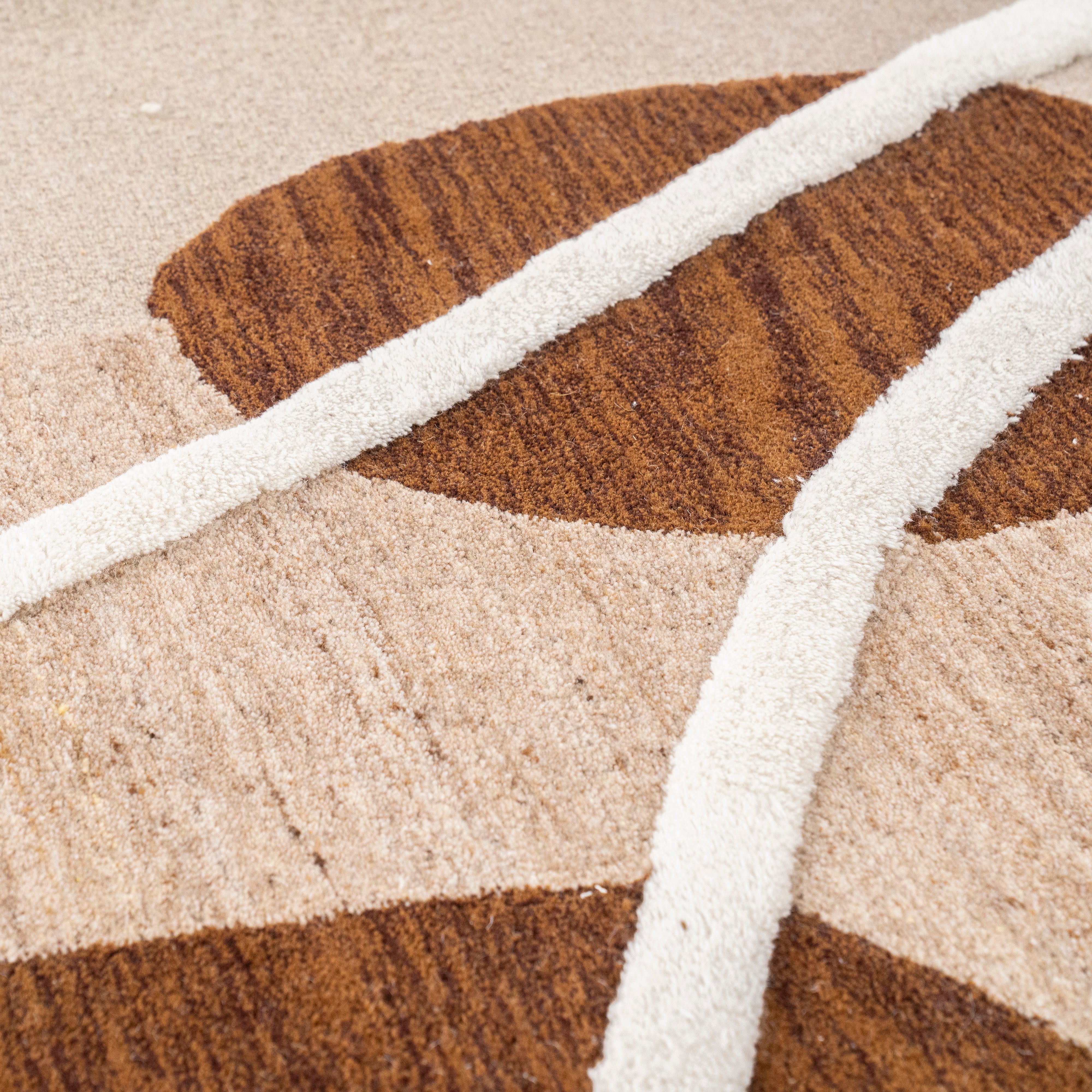 Oval rug OGANI beige with brown