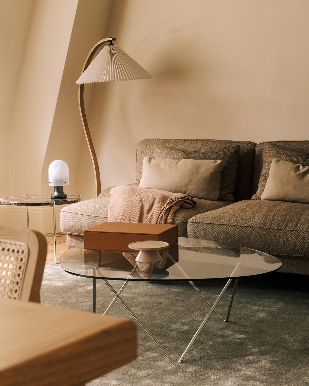 PEDRERA Coffee Table with Smooth Glass and Chrome Base