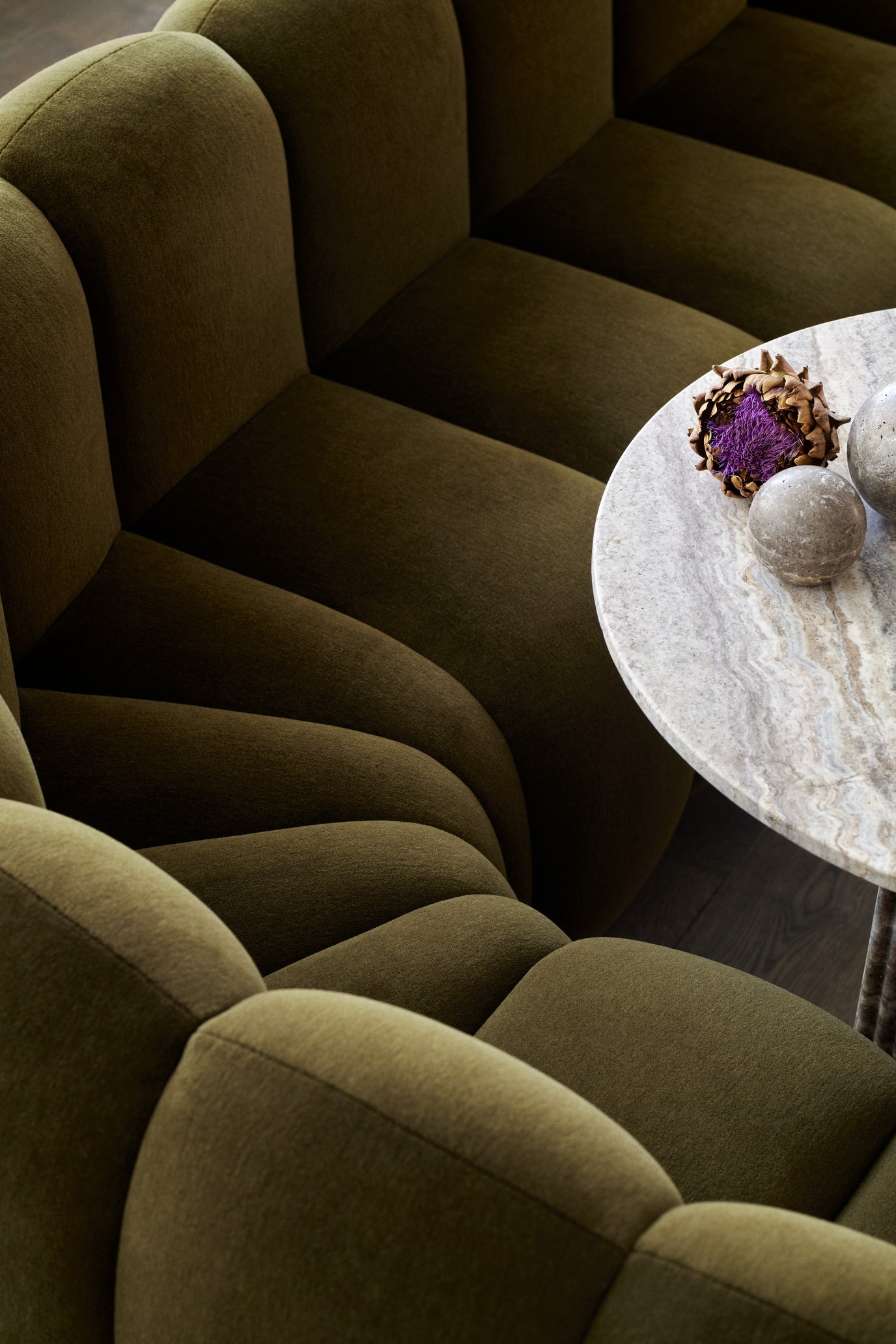 Stół okrągły SOHO szary trawertyn