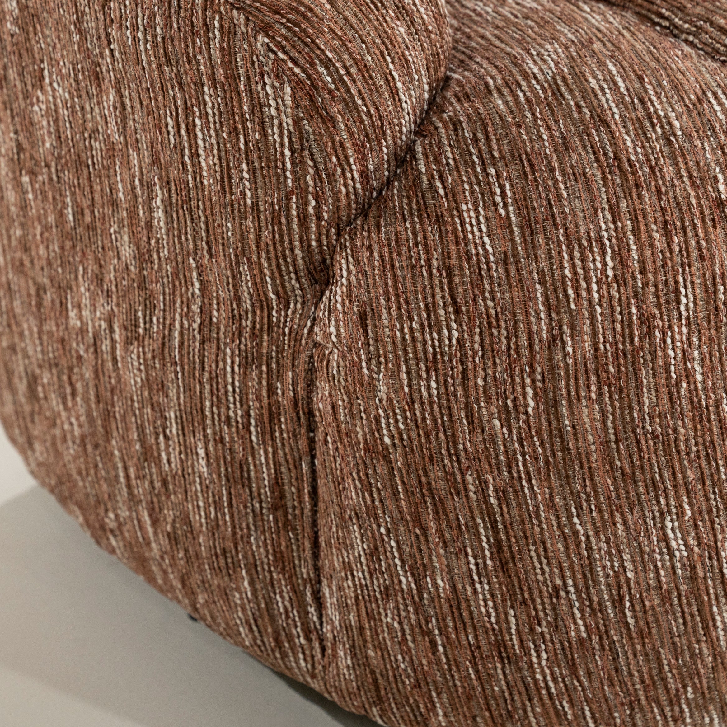 Otáčecí křeslo SOGNO hnědé