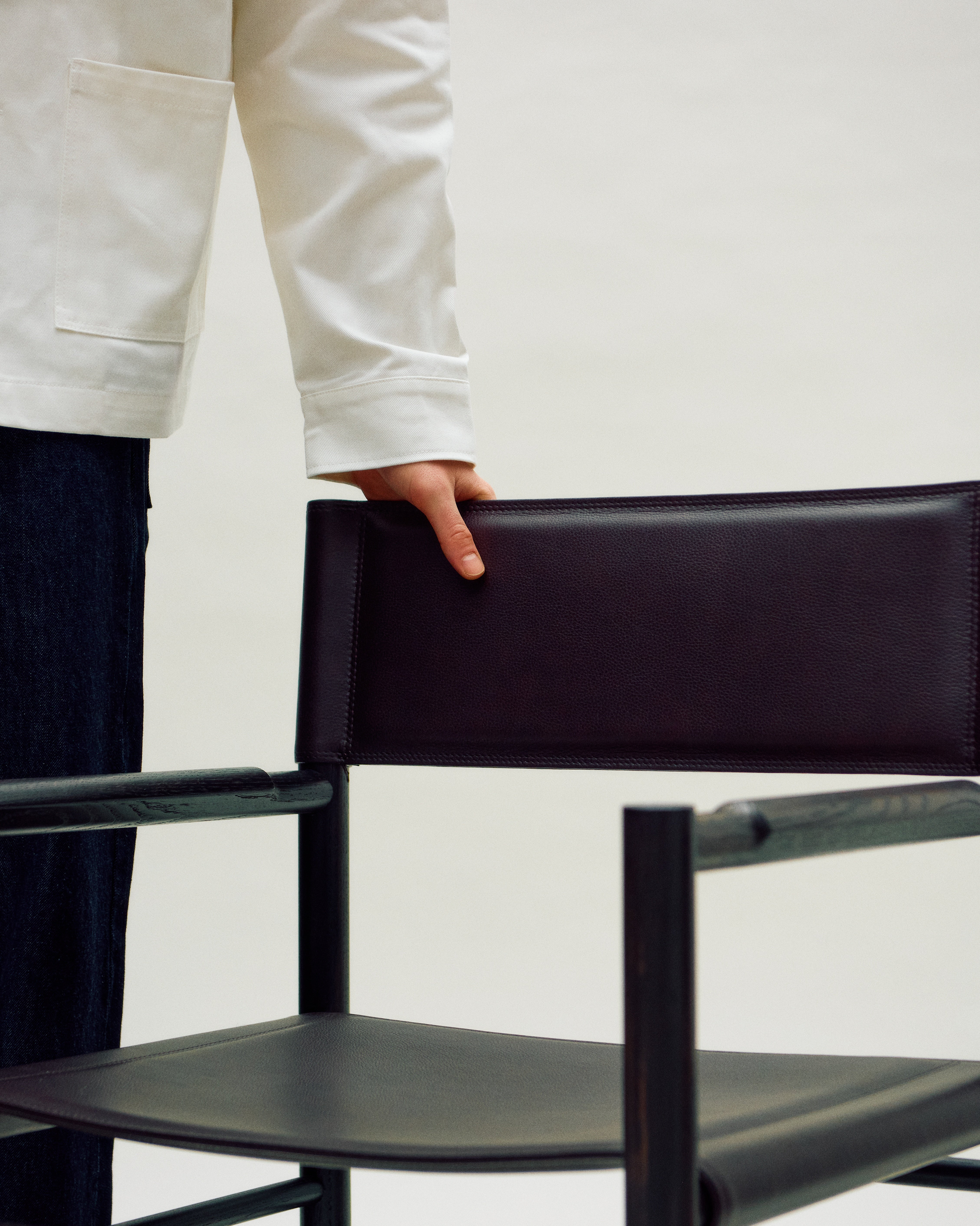 FERRA Armchair with Armrests in Oak and Leather