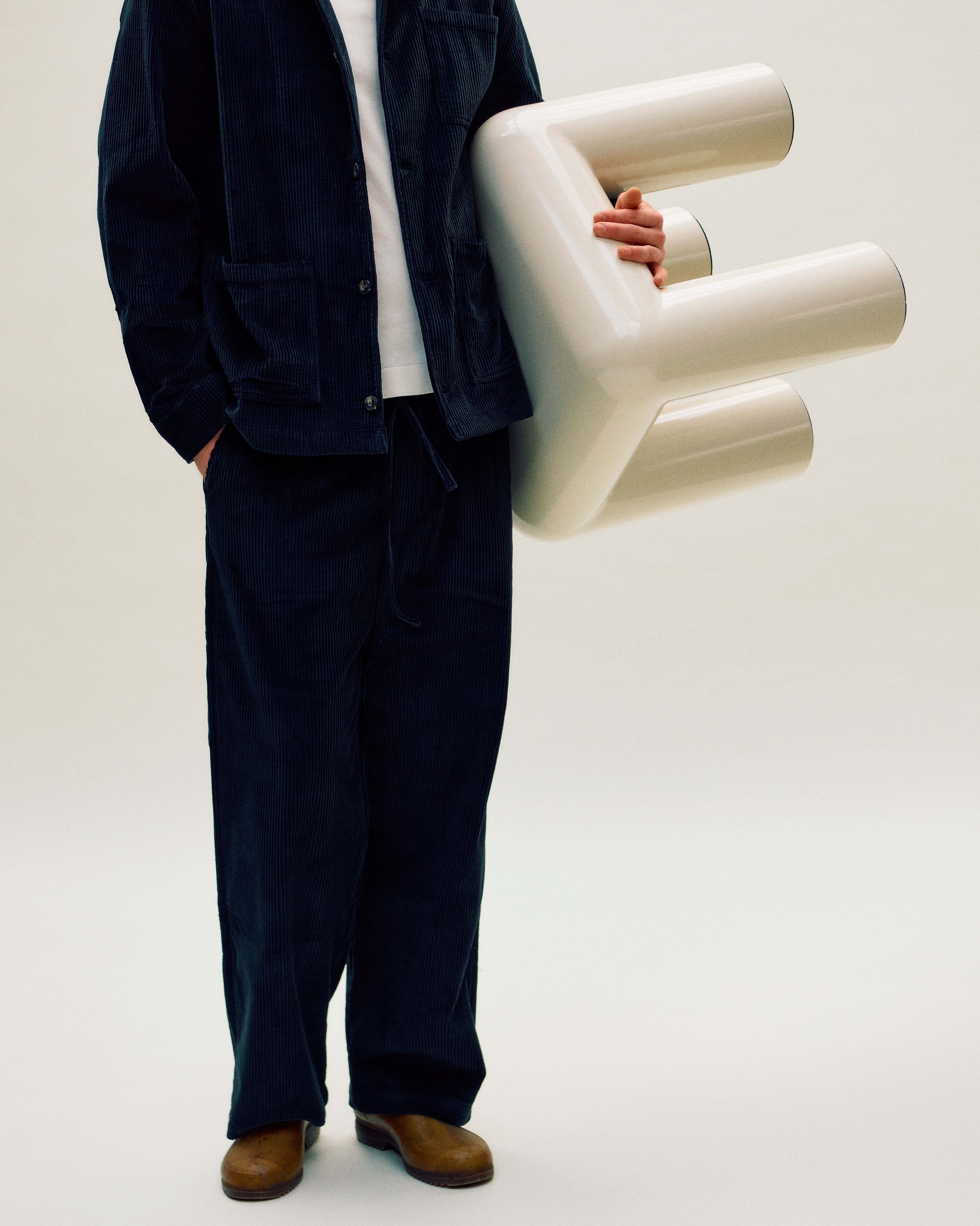 Stolik boczny CUBIO jasnobeżowy