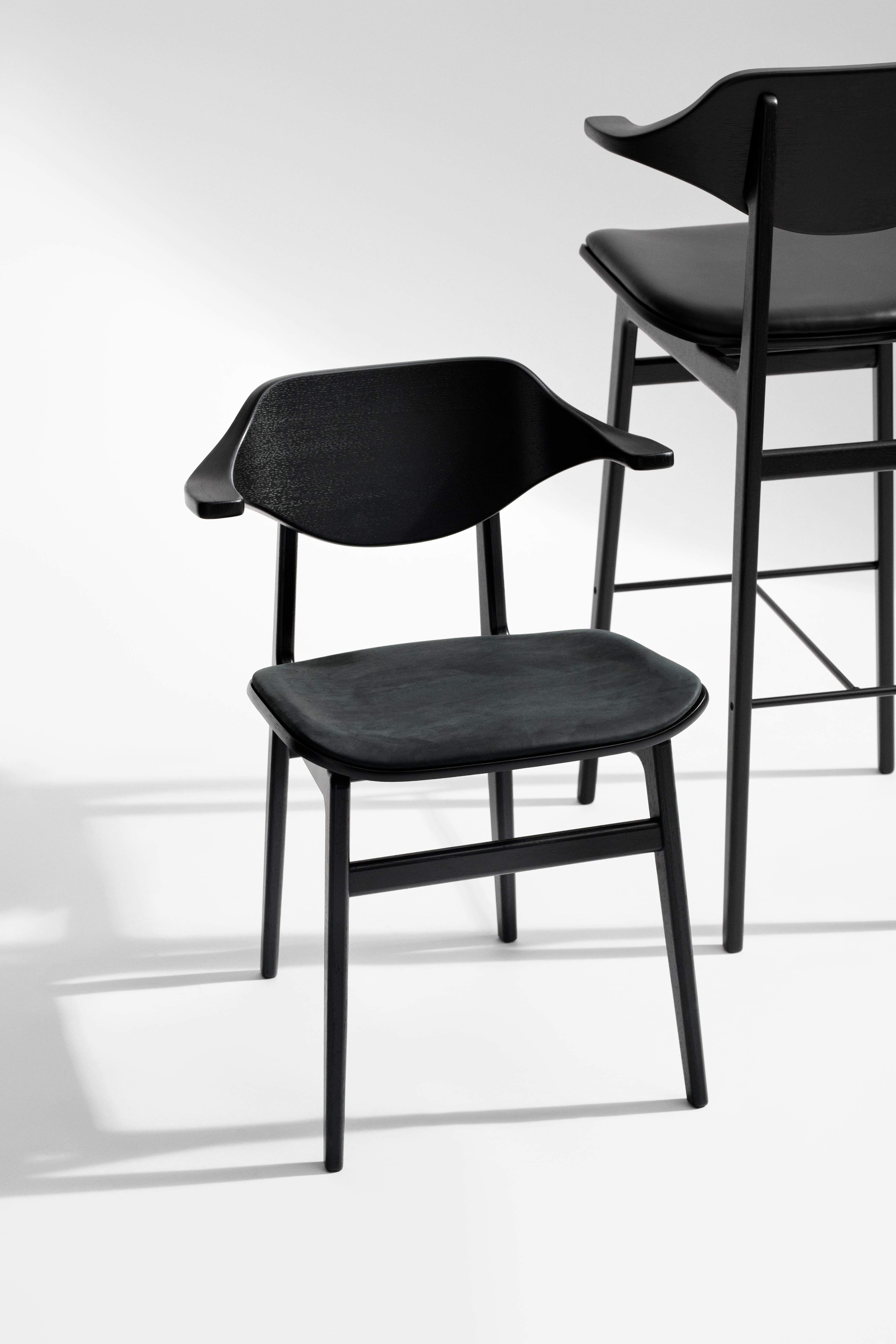 Krzesło barowe BUFALA personalizowane z drewnianą podstawą