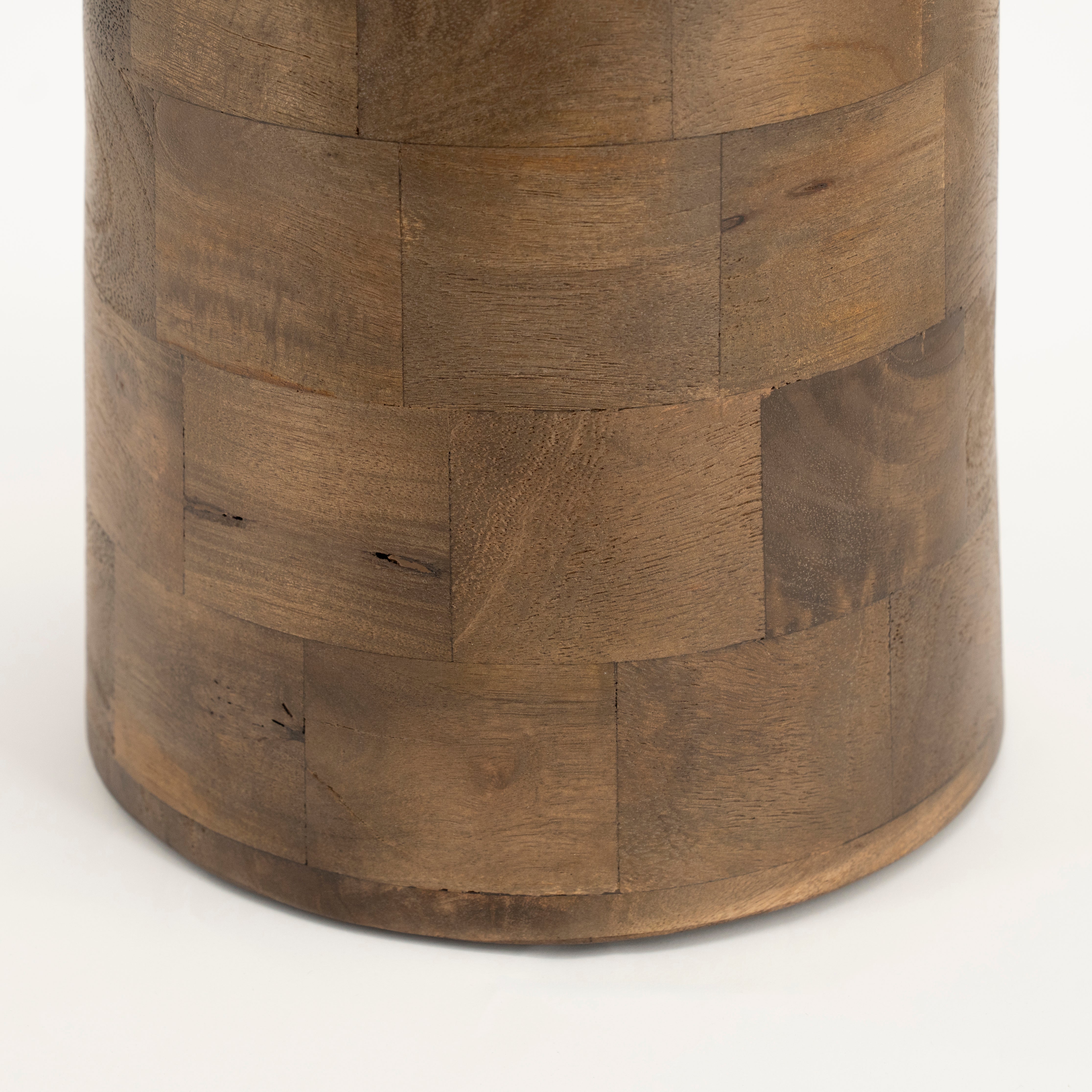 Stolik boczny WOOMBLE ciemne drewno mango