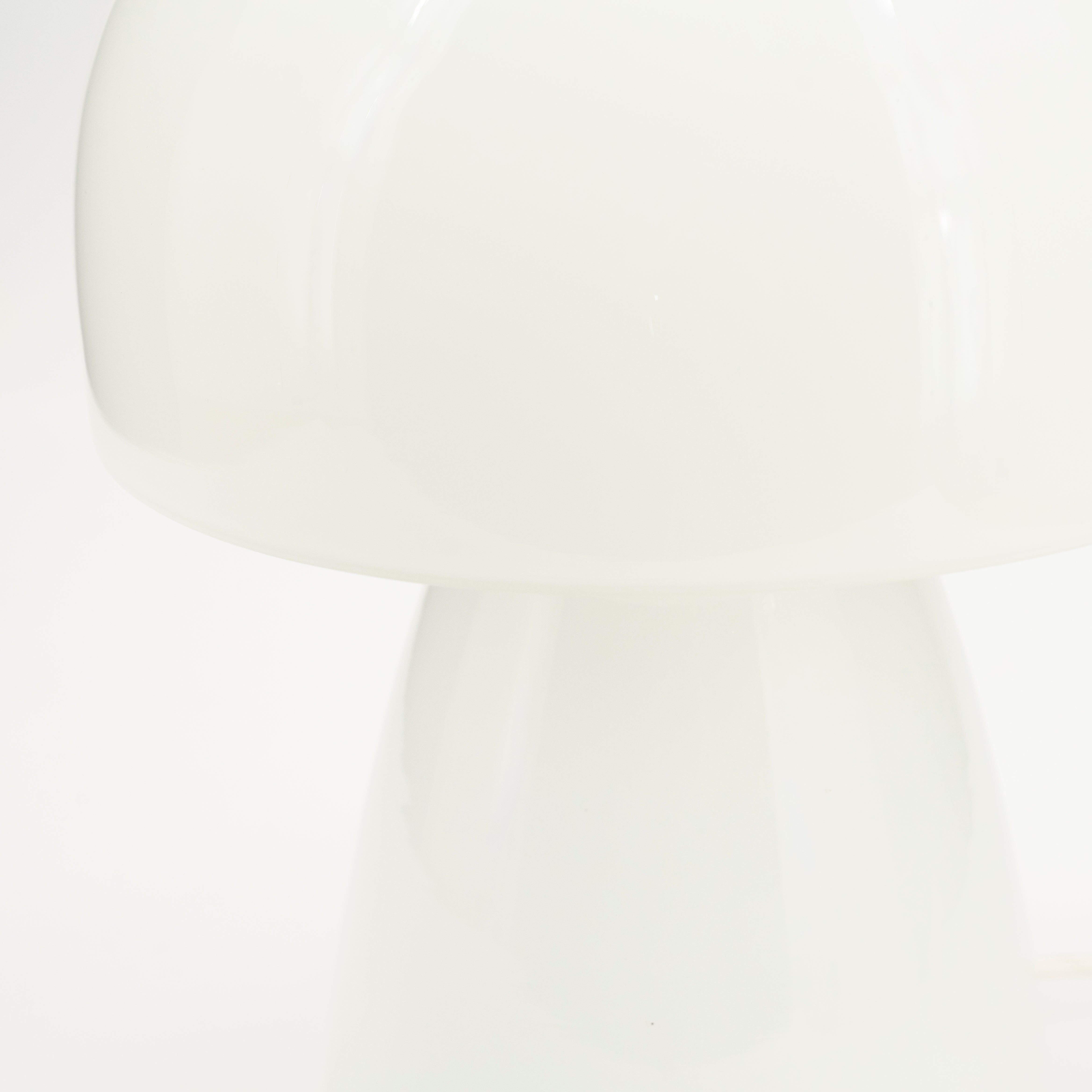 TUBI white table lamp