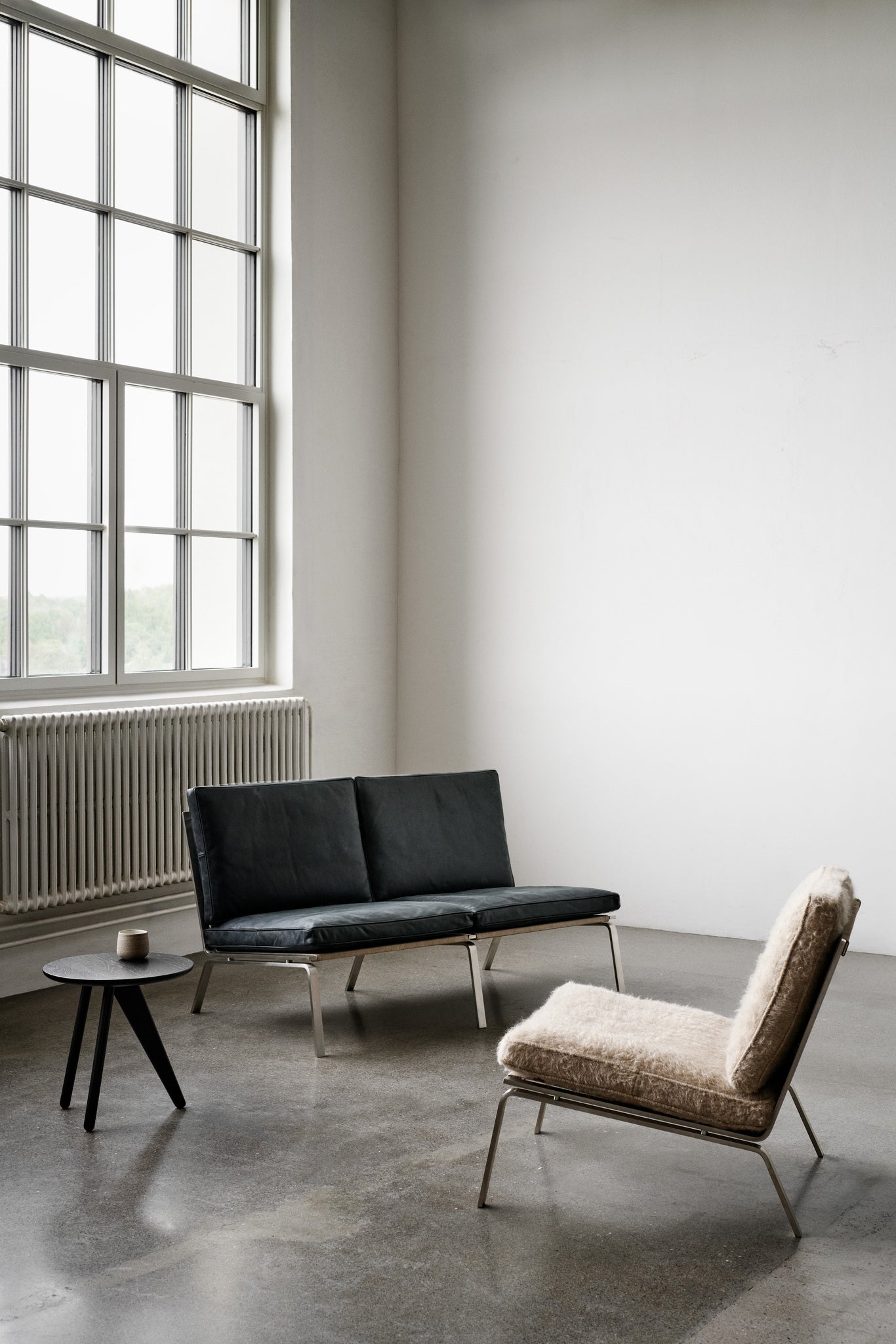 Stolik boczny FIN czarny