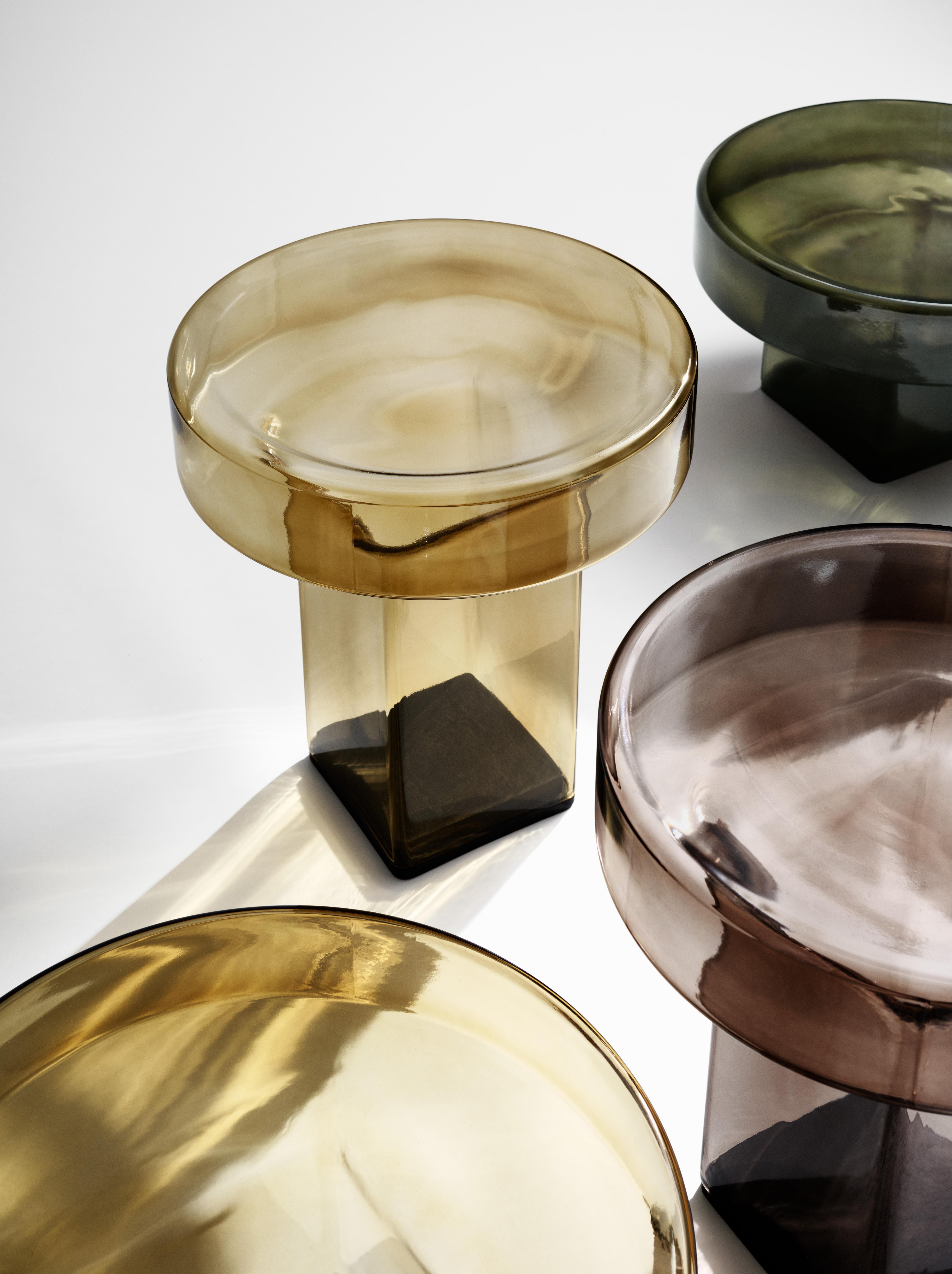 Stolik kawowy NAKED dymione szkło