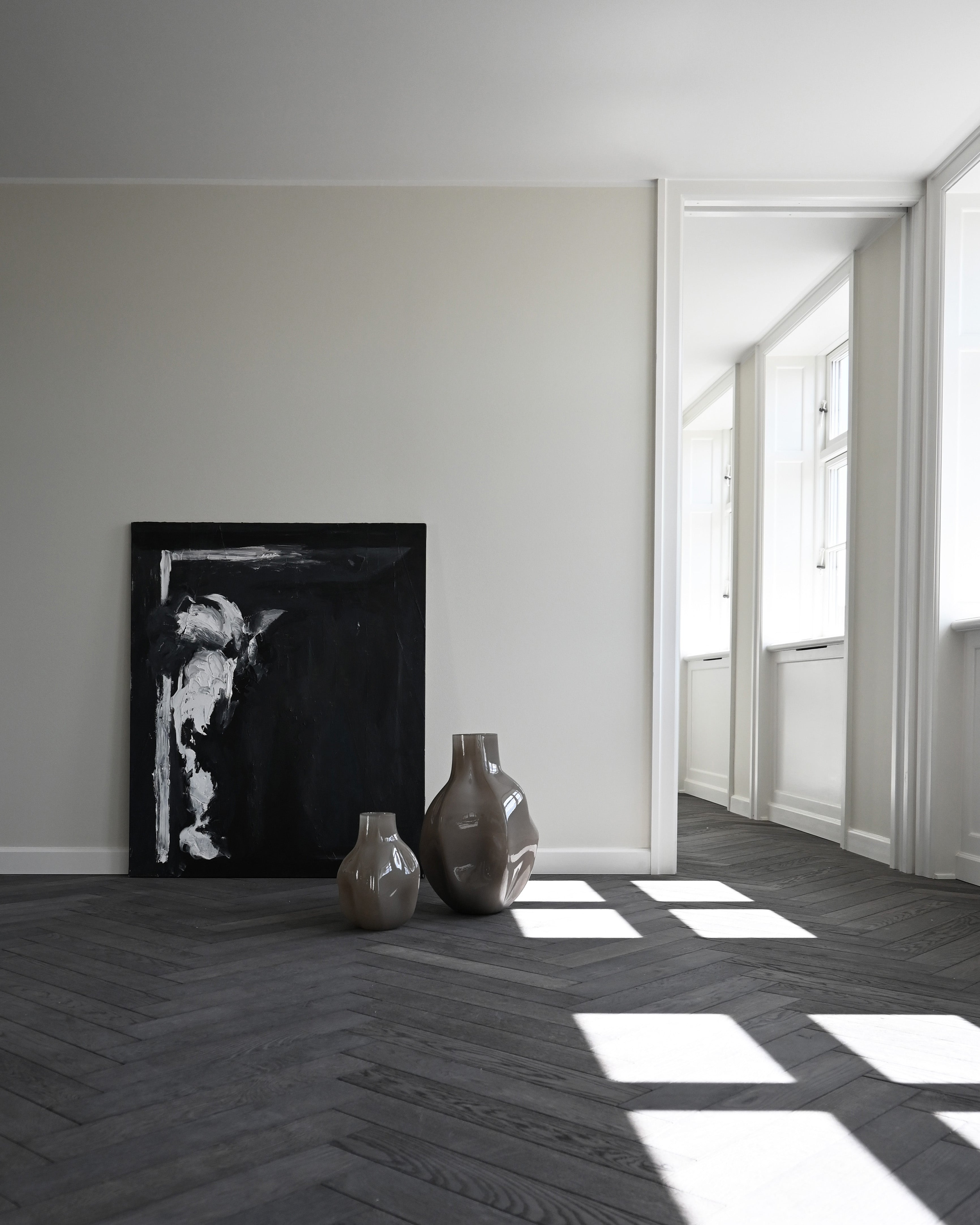 BAKKU dark beige glass vase