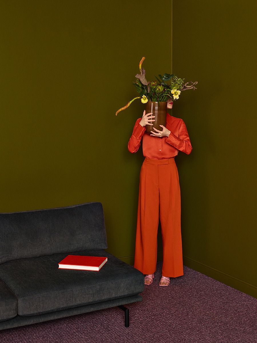 Right-facing BRIXTON upholstered chaise lounge with black base