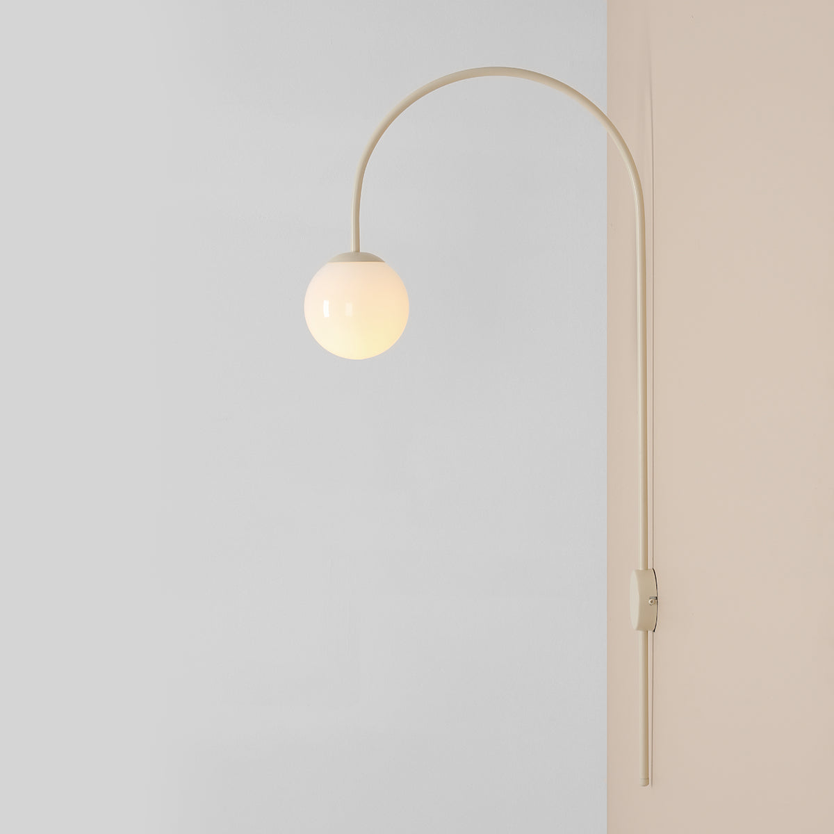 Creamy Una wall lamp