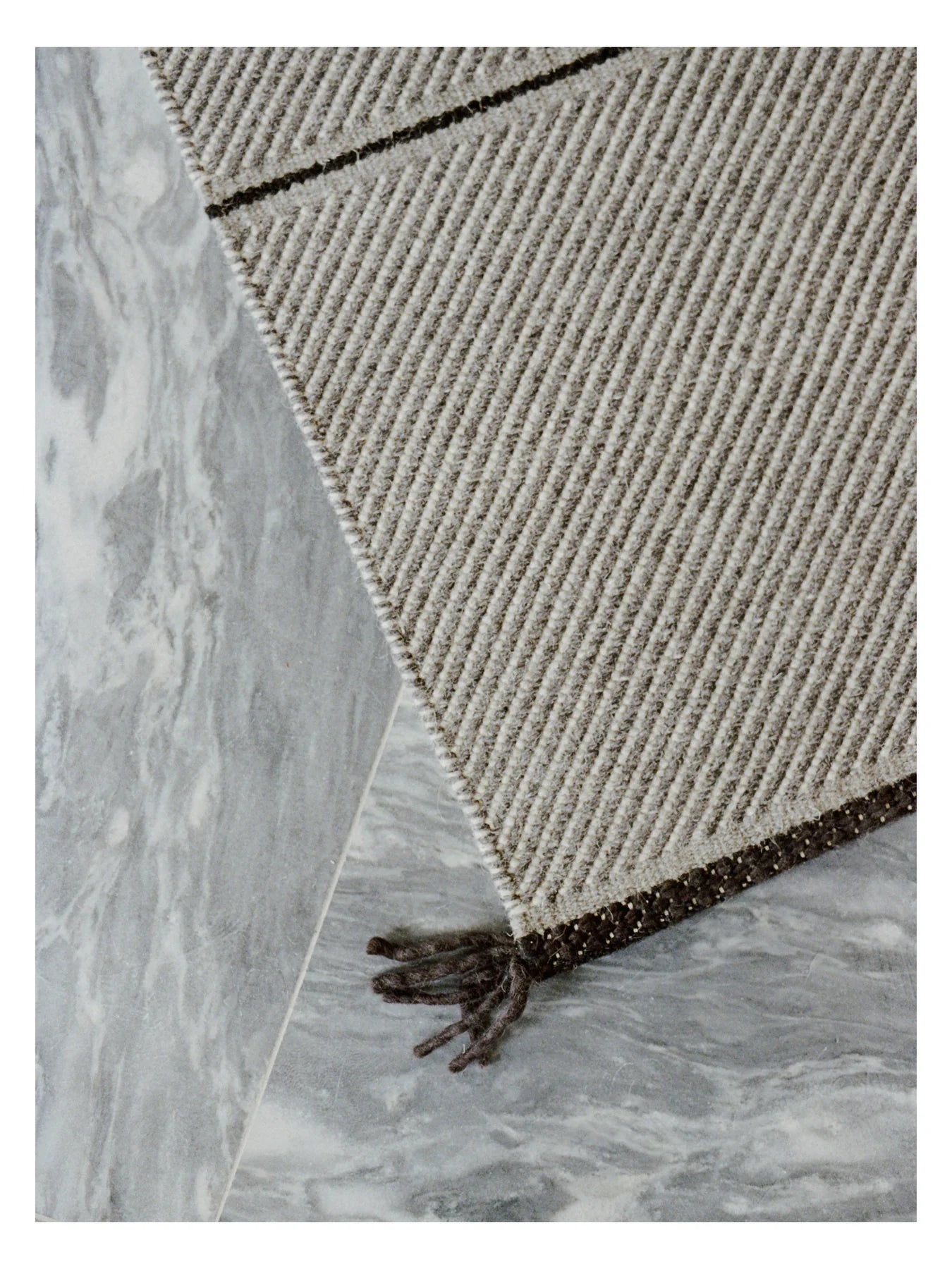 VISION WALK Gray Rug with Dark Gray