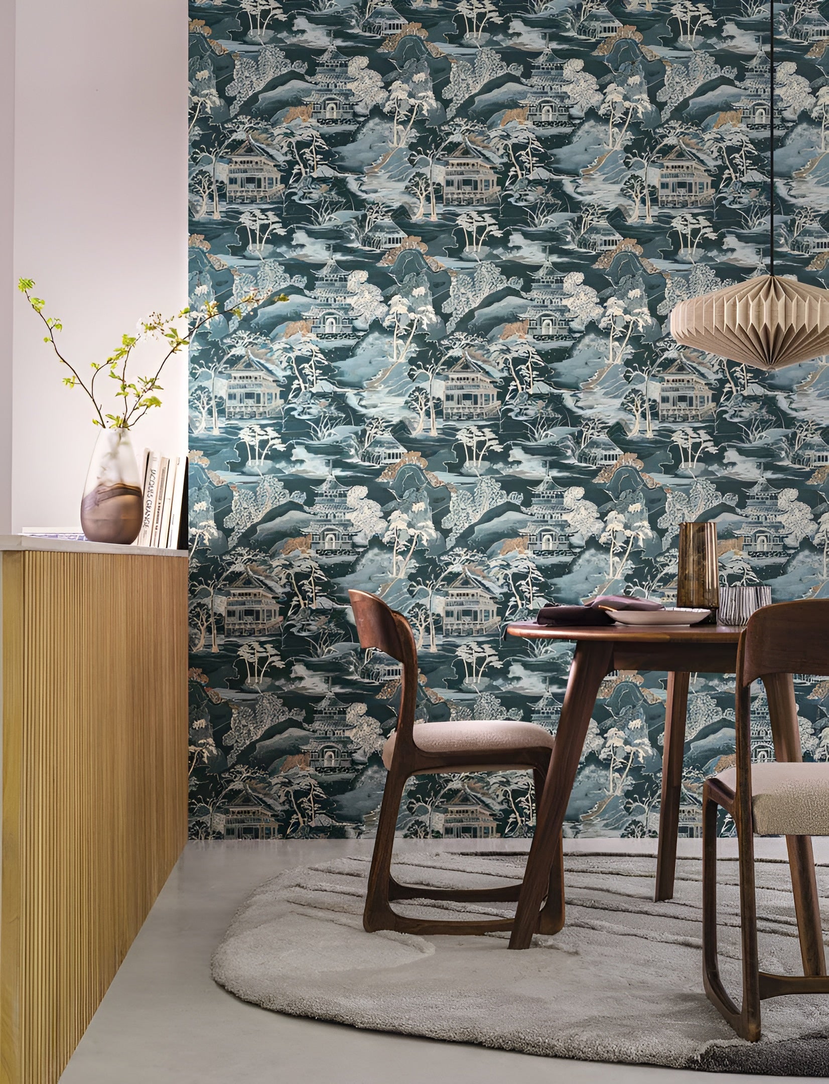 Strukturovaná tapeta s orientální krajinou NARA - VERT IMPERIAL zelená