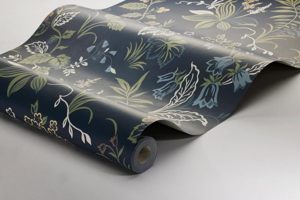 Tapeta s rostlinným motivem FOLKLORE granátová s zelenou