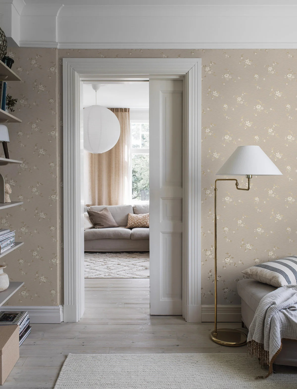 SAGA Beige Floral Pattern Wallpaper with Gold