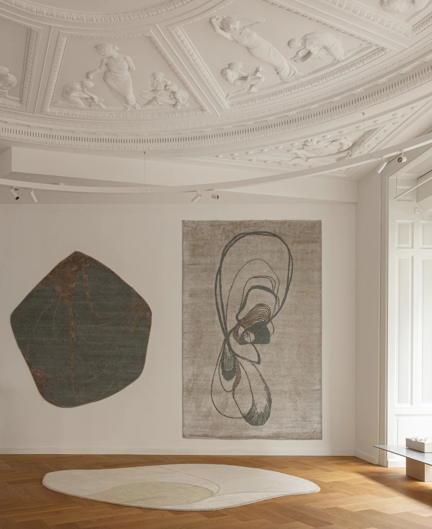 Asymmetrical rug OYSTER TALE turquoise