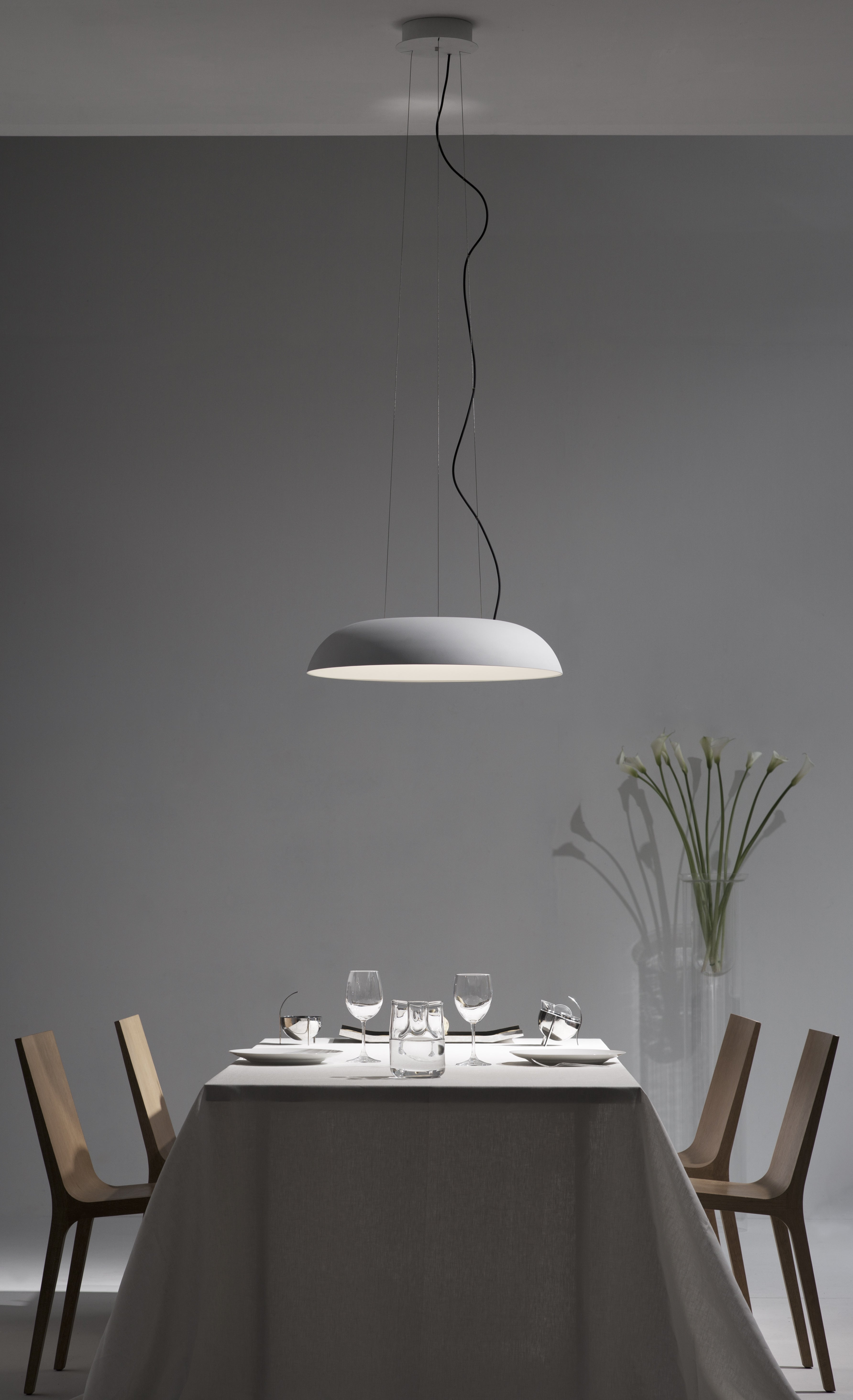 Lampa visící MAGGIOLONE, lisovaný bílý
