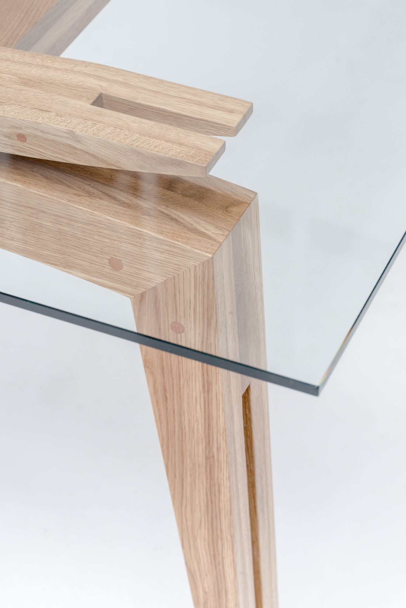 TAMAZO AIR table with glass top