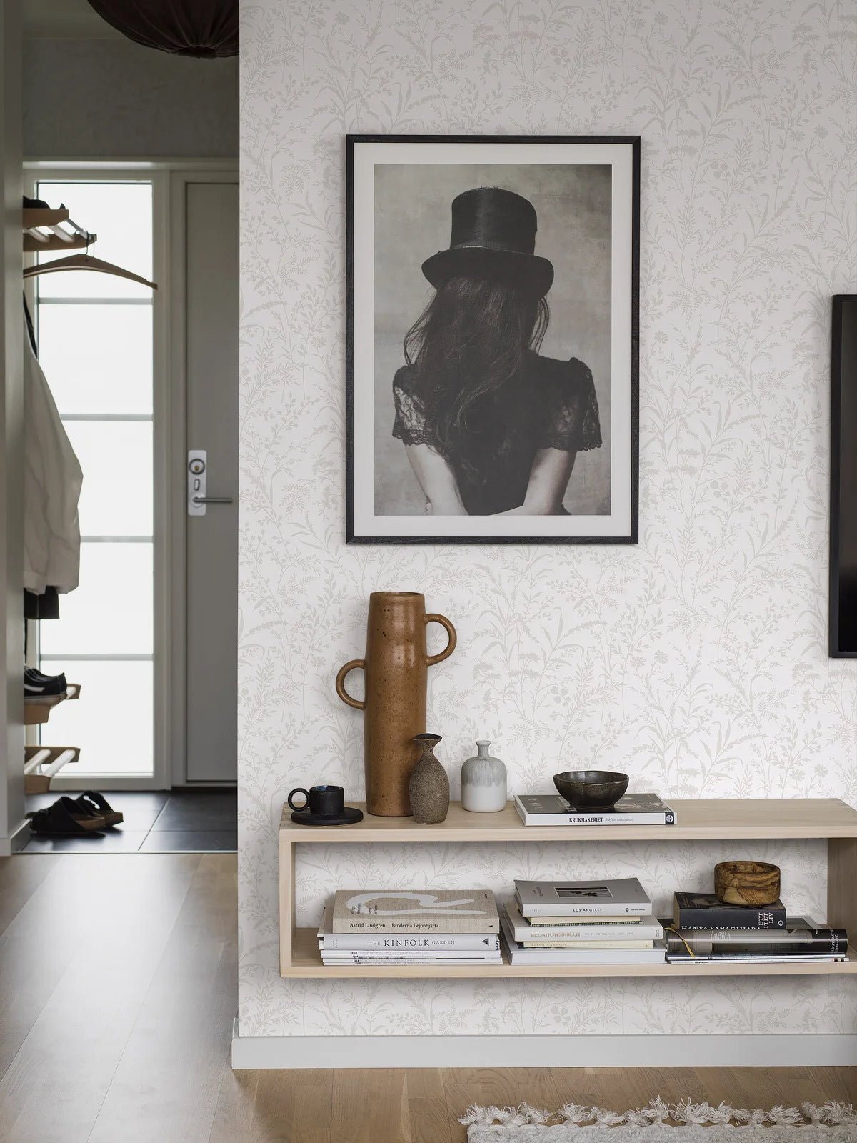 Papírová flizelinová tapeta s rostlinným vzorem FLORIAN bílá