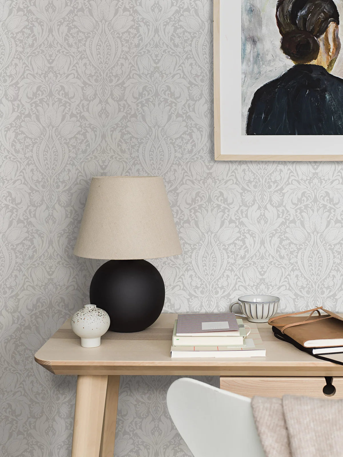 Papírová flizelinová tapeta s rostlinným vzorem ALBA šedá s bílou