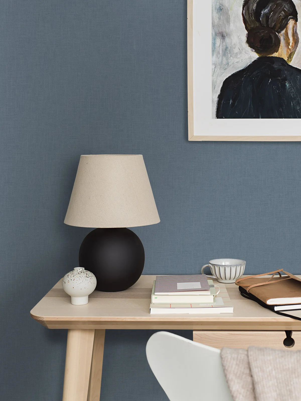 Tapeta z flizelínu papírová strukturovaná VEGA tmavě modrá