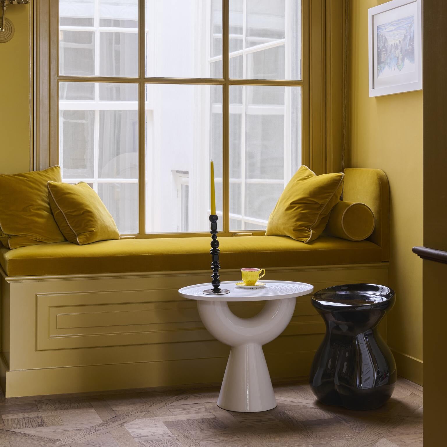 Jednoduchý svícen BEADS černý se stříbrnými prvky