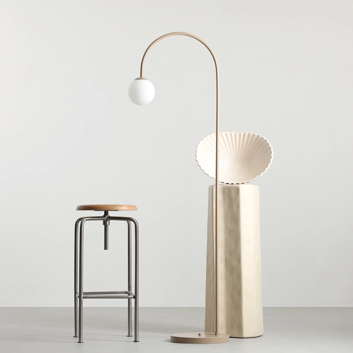 Una beige floor lamp