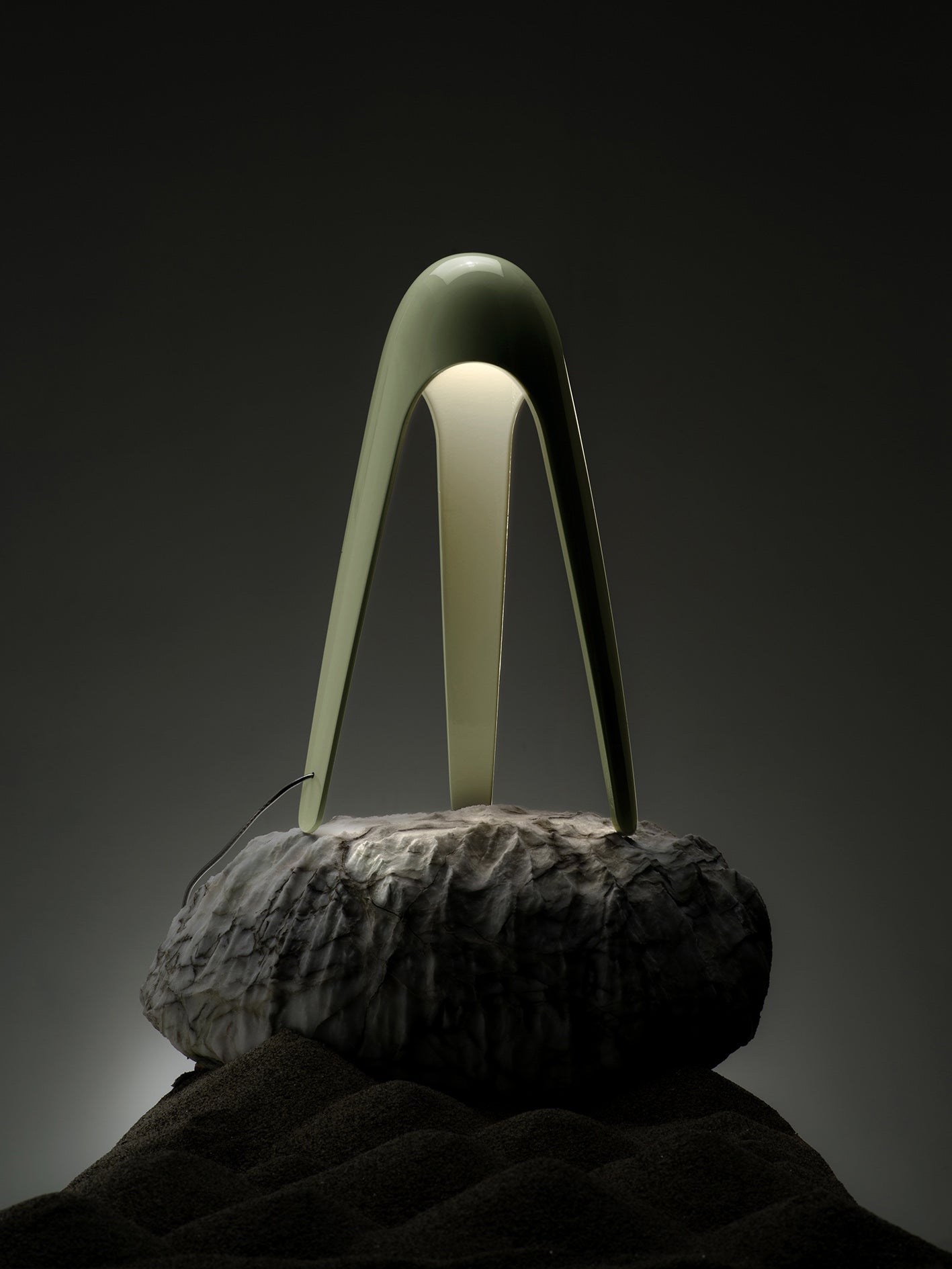 Stolní lampa CYBORG lesklá bílá