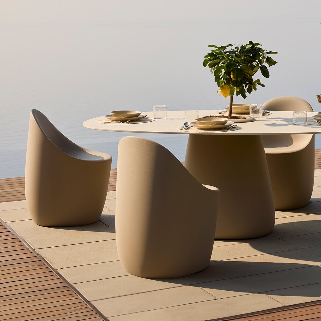 Zahradní stůl s úložným prostorem COBBLE taupe