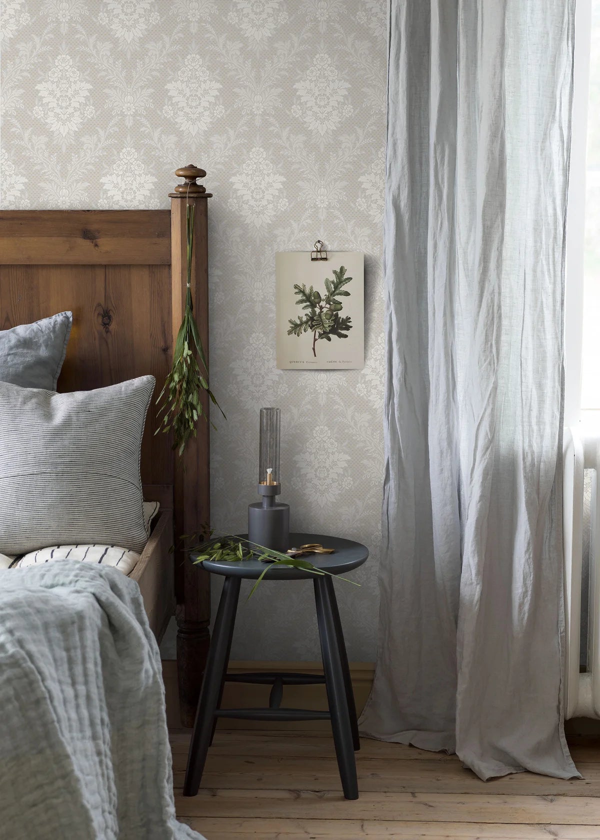 Papírová flizelinová tapeta s rostlinným vzorem SOFIA pískově béžová